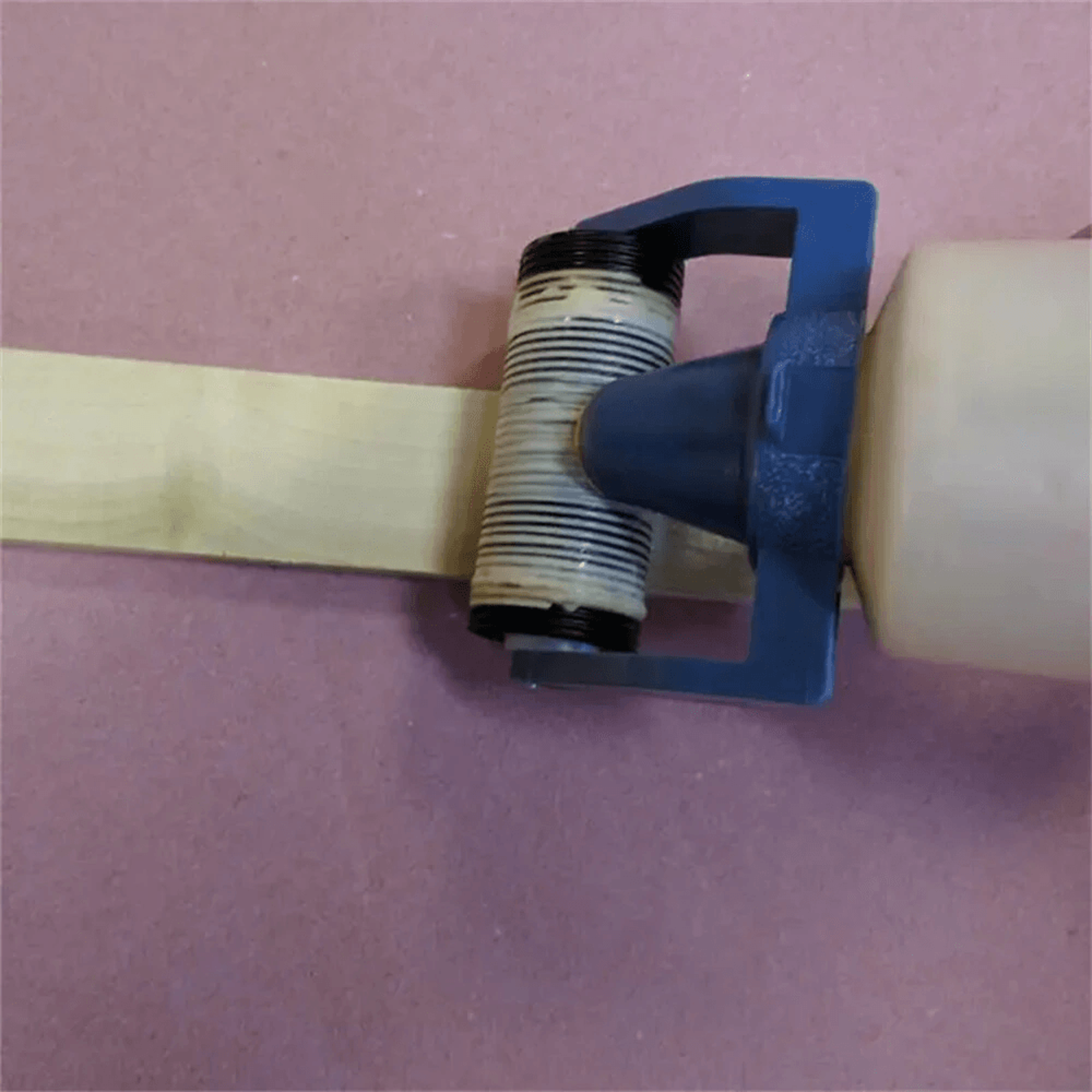 Wood Glue Roller Applicator Bottle For Even Mess Free Woodworking Adhesive Application 2