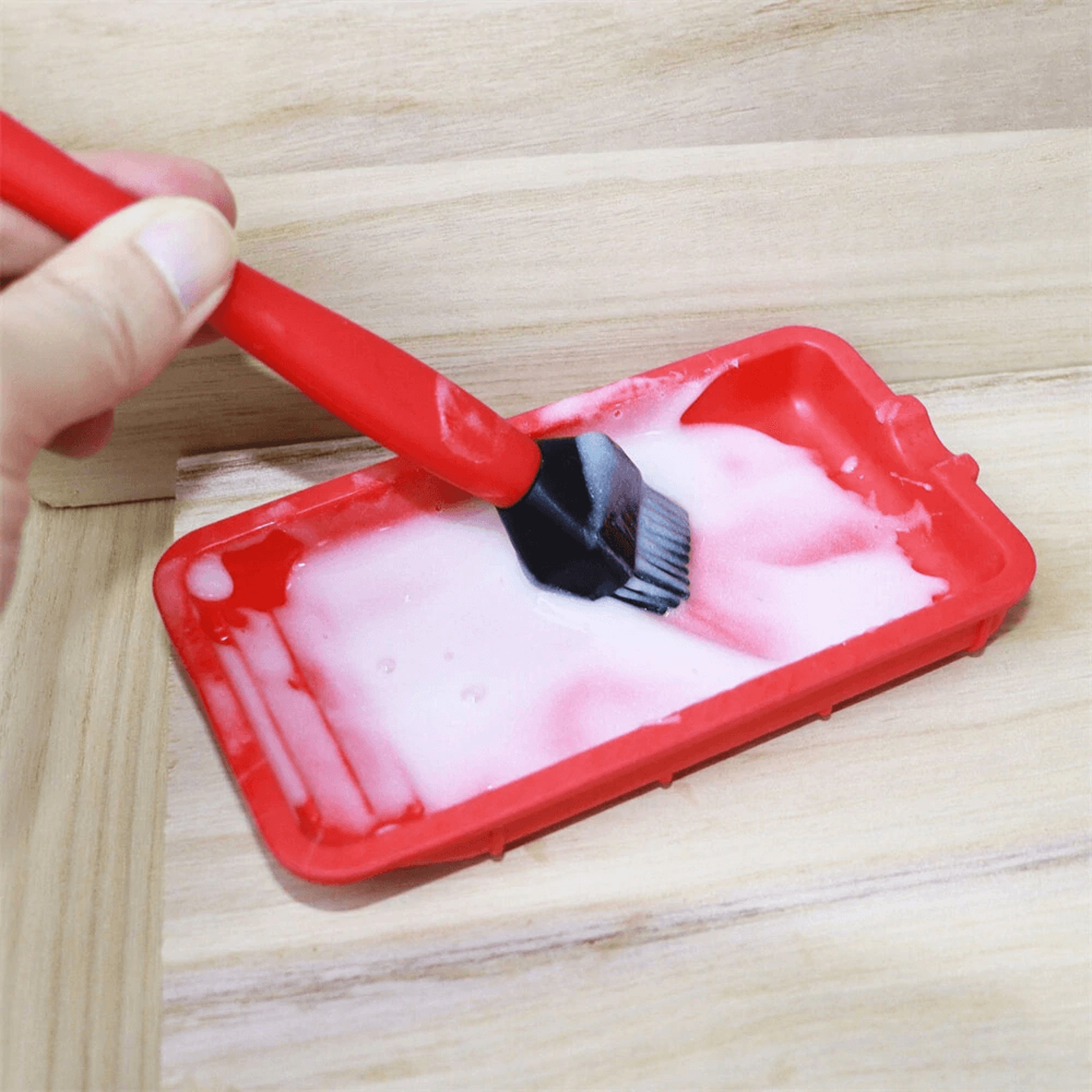 Reusable Silicone Glue Applicator Kit With Brush Tray And Woodworking Glue Spreader 2