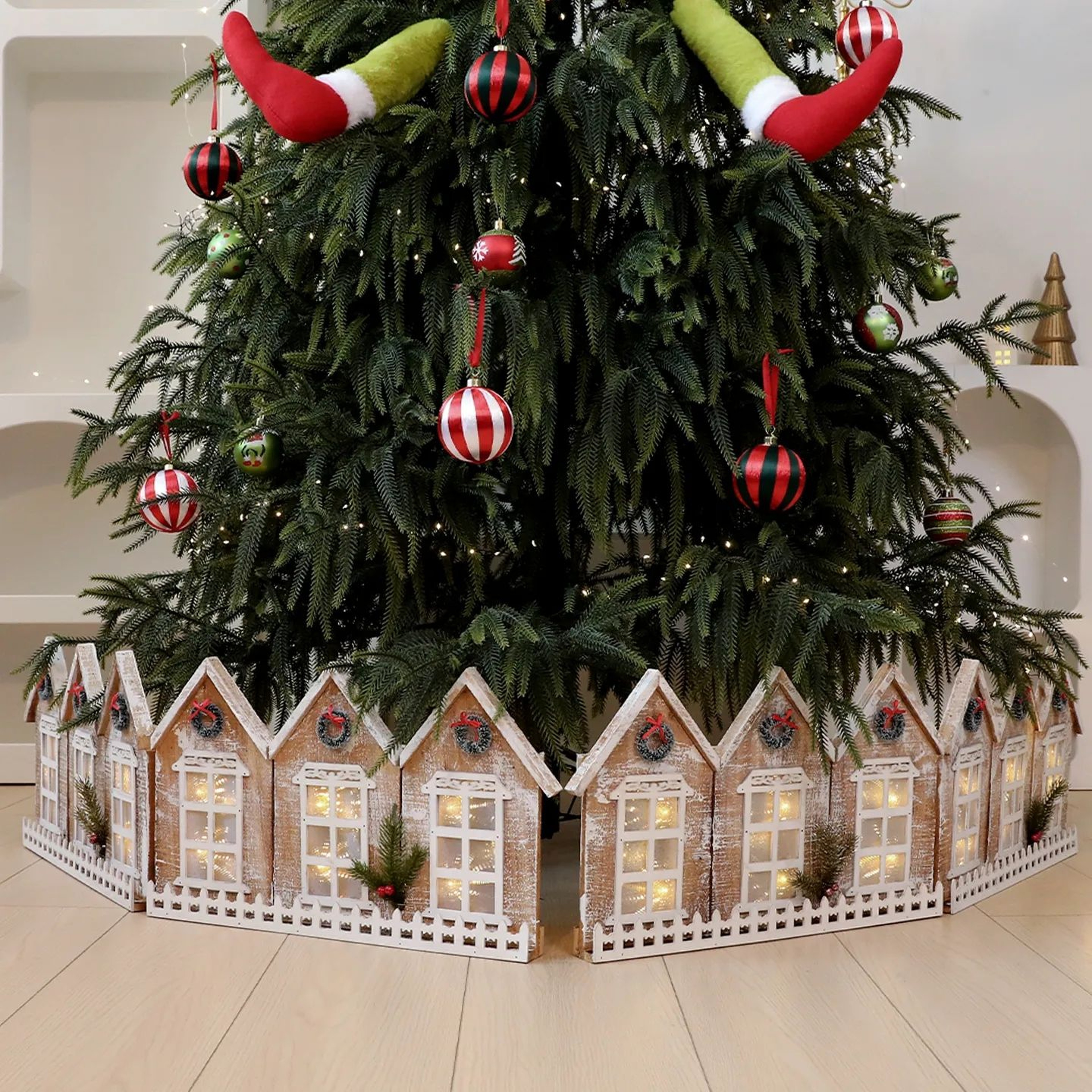 Lighted Wooden Christmas Snow Scene Fence With Foldable Holiday Design 1
