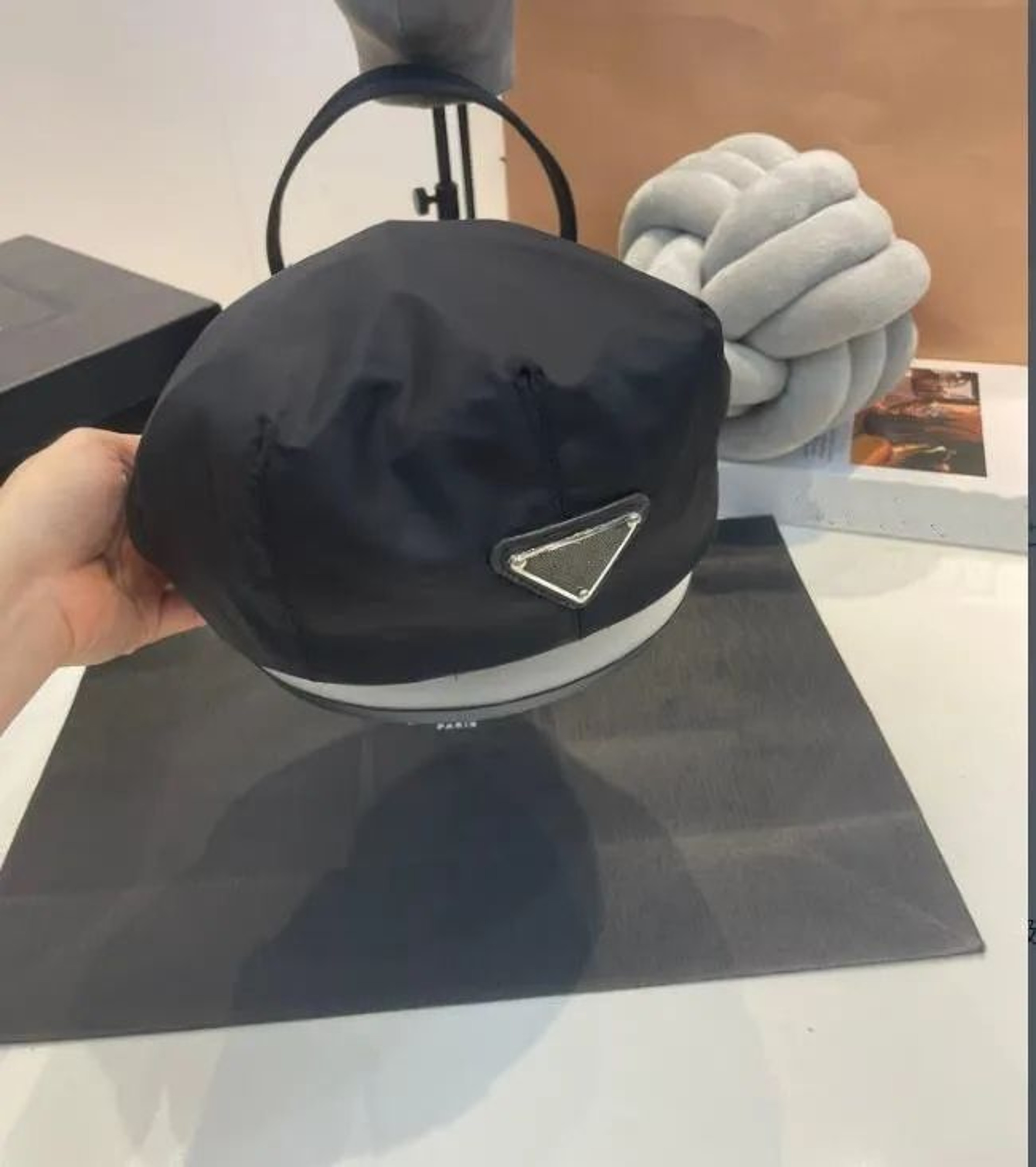 Unisex Casual Newsboy Cap With Adjustable Fit And Classic Dome Design 0