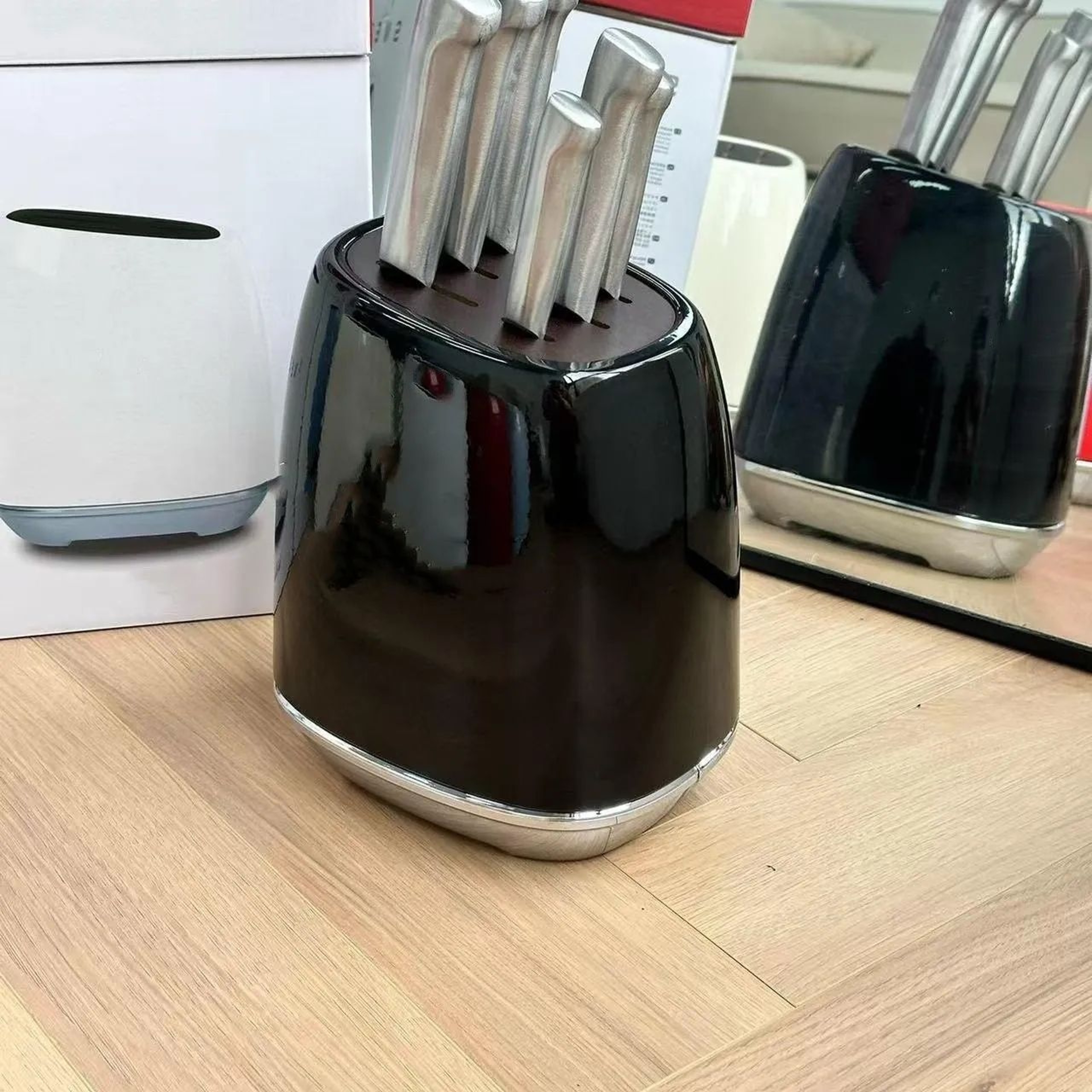 Stainless Steel Kitchen Knife Set With Black And Cream Storage Block 1
