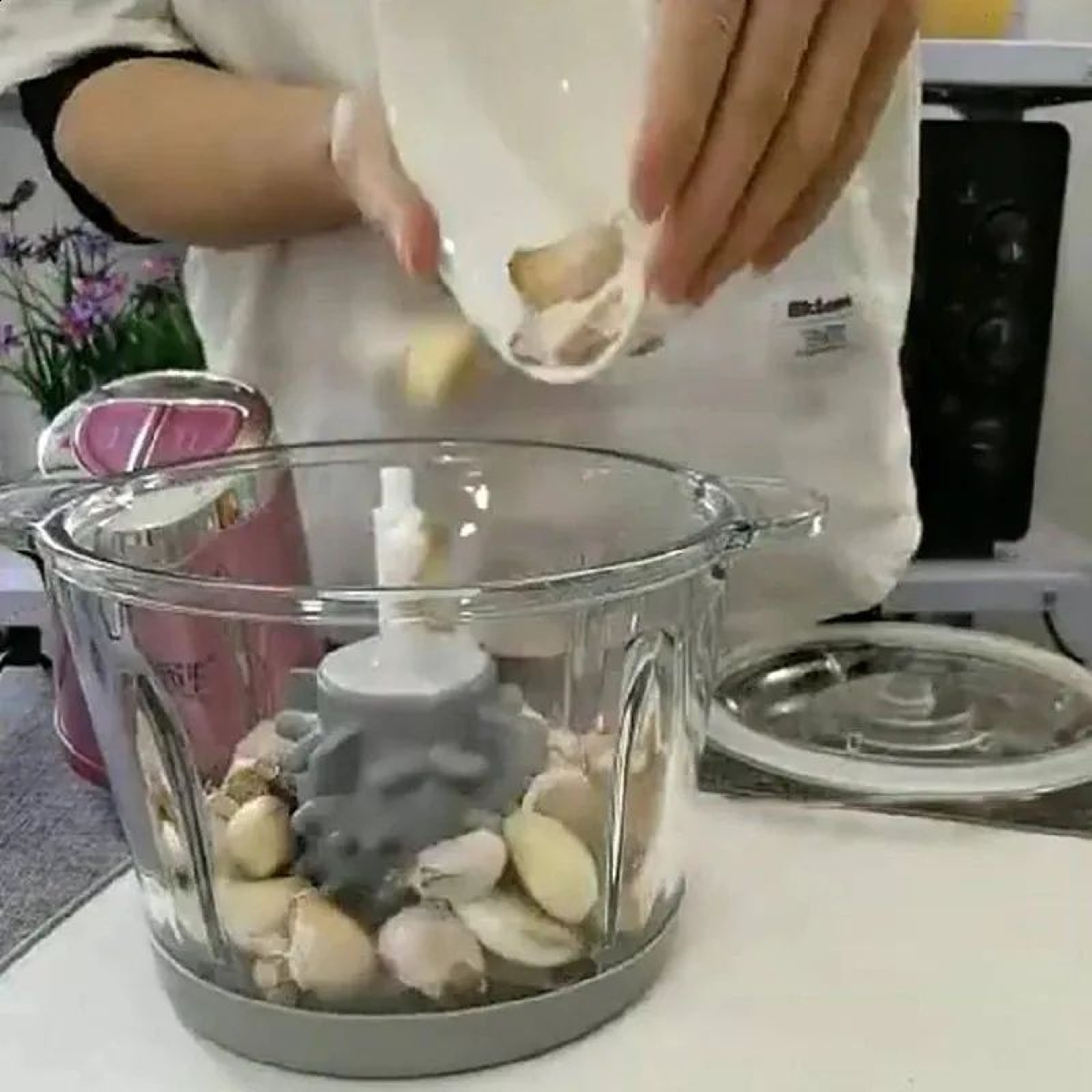 Silicone Garlic Peeler Roller For Quick Odor Free Garlic Skin Removal 2