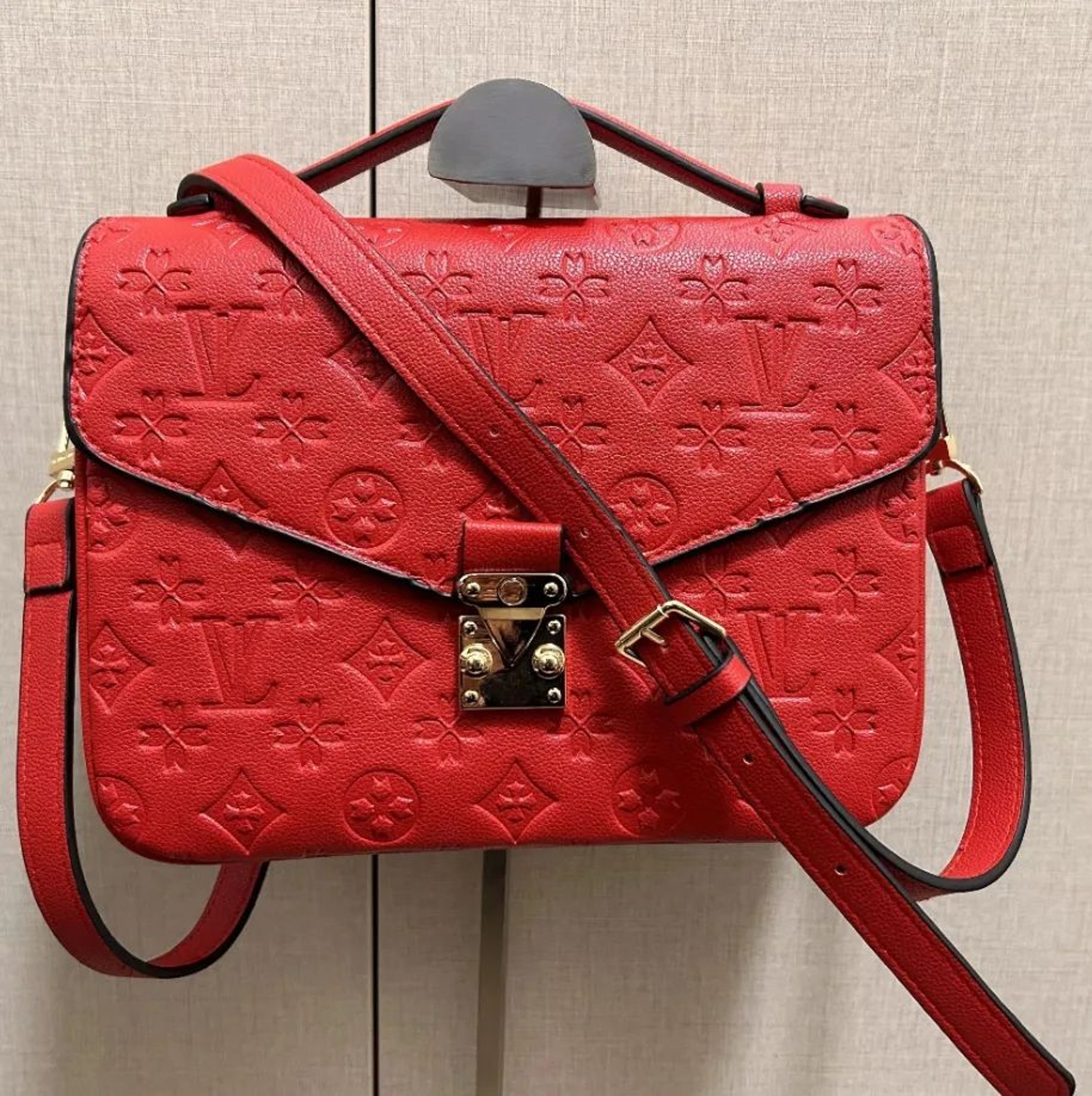 Womens Small PU Leather Crossbody Satchel Bag With Flap Pocket And Gold Tone Hardware 3