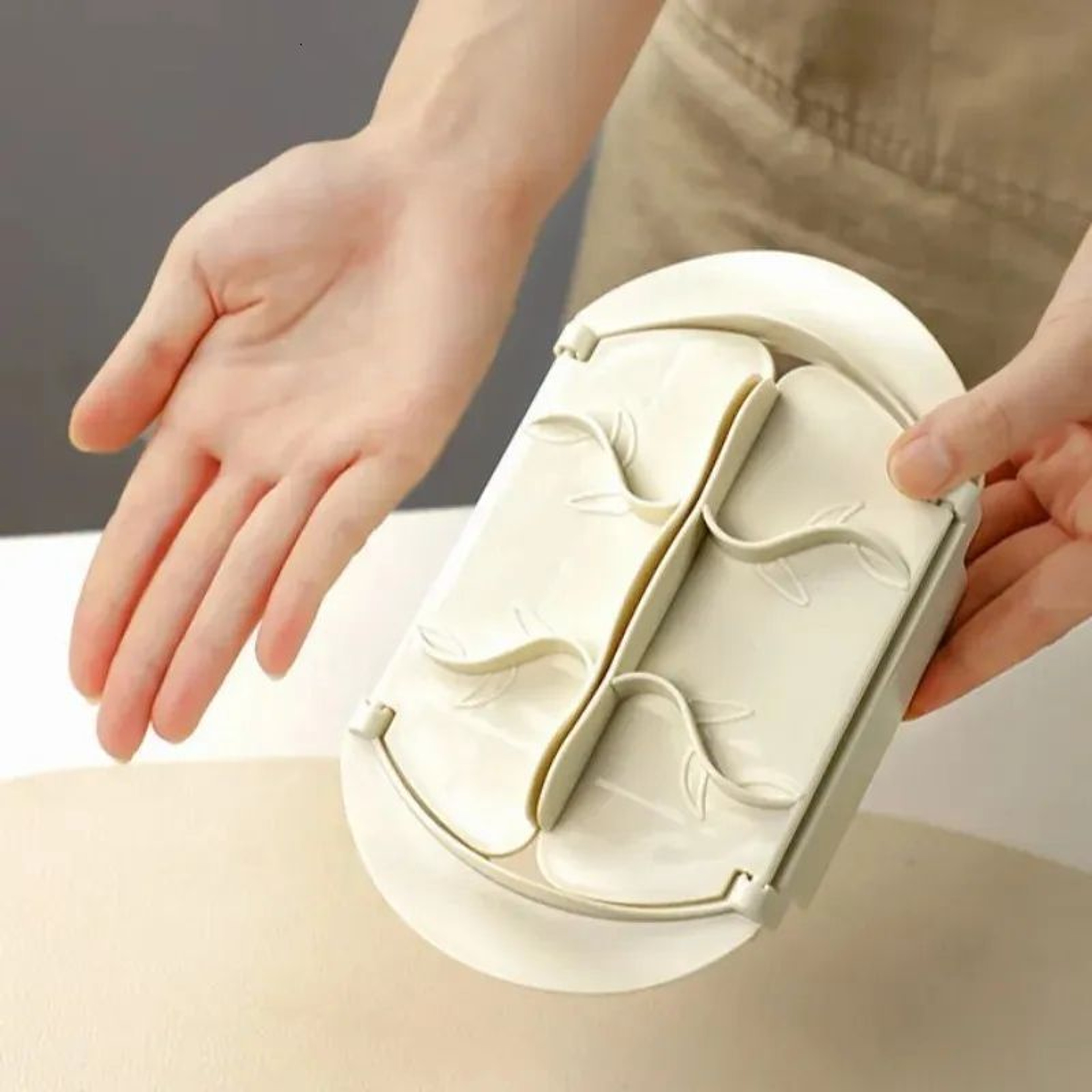 Multifunctional Vegetable Chopper Slicer With Container And Safety Hand Guard 1