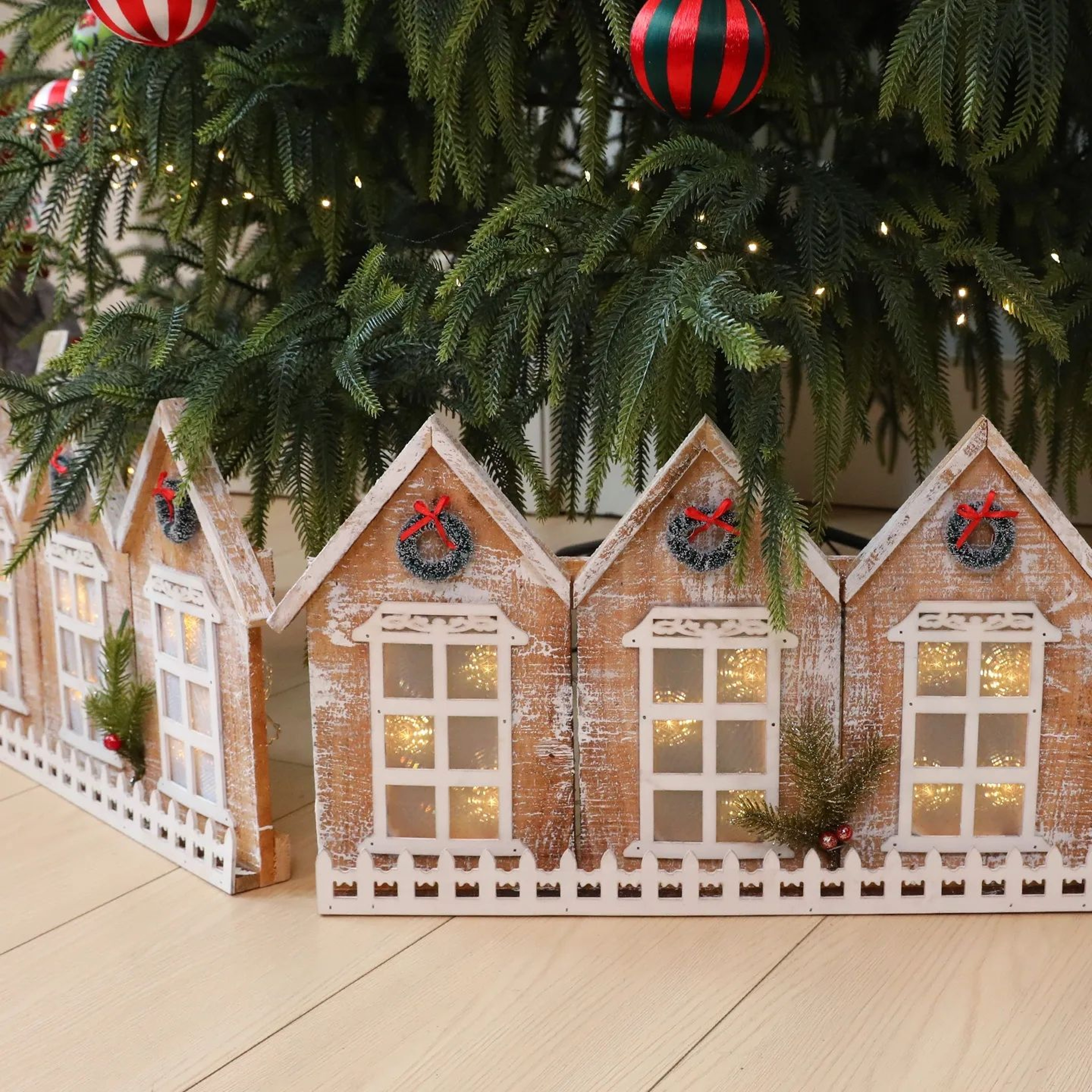 Lighted Wooden Christmas Fence Decoration With Foldable Snowy Village Scene 4