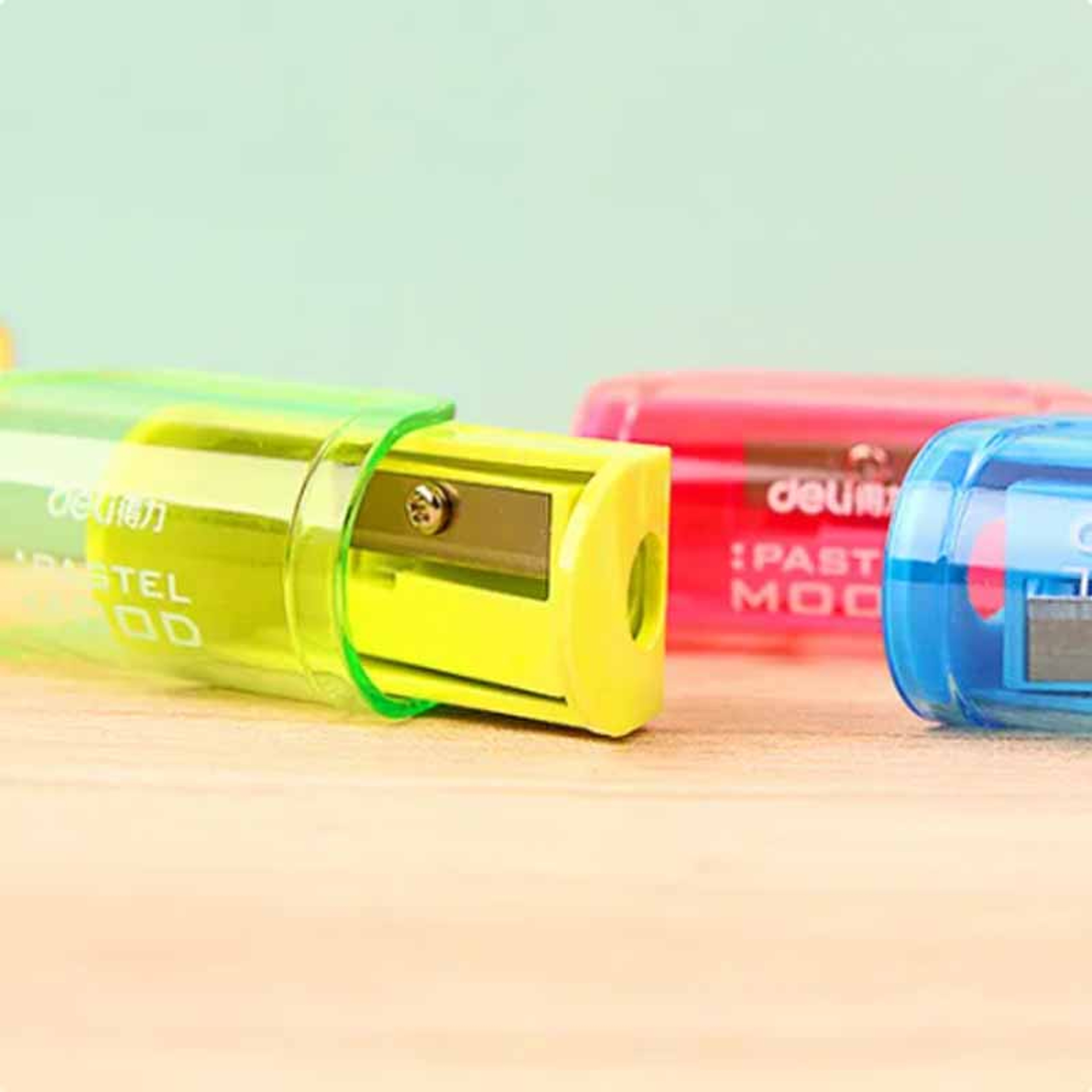 Candy Color Transparent Pencil Sharpener Portable Manual Pencil Cutter For School Office Art Suppli 1