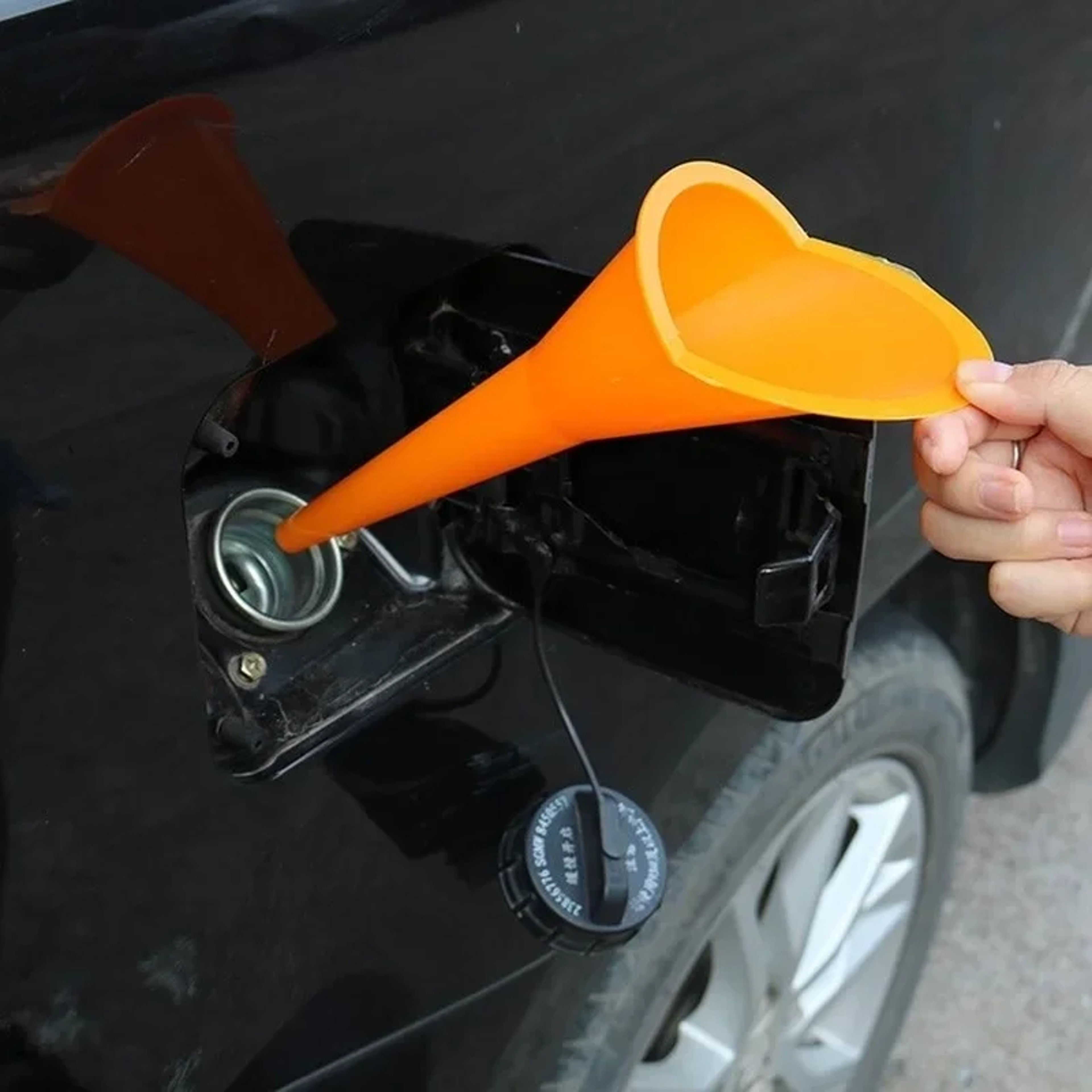 Long Stem Fuel Funnel Anti Splash Oil Funnel For Clean Car And Motorcycle Refueling 4