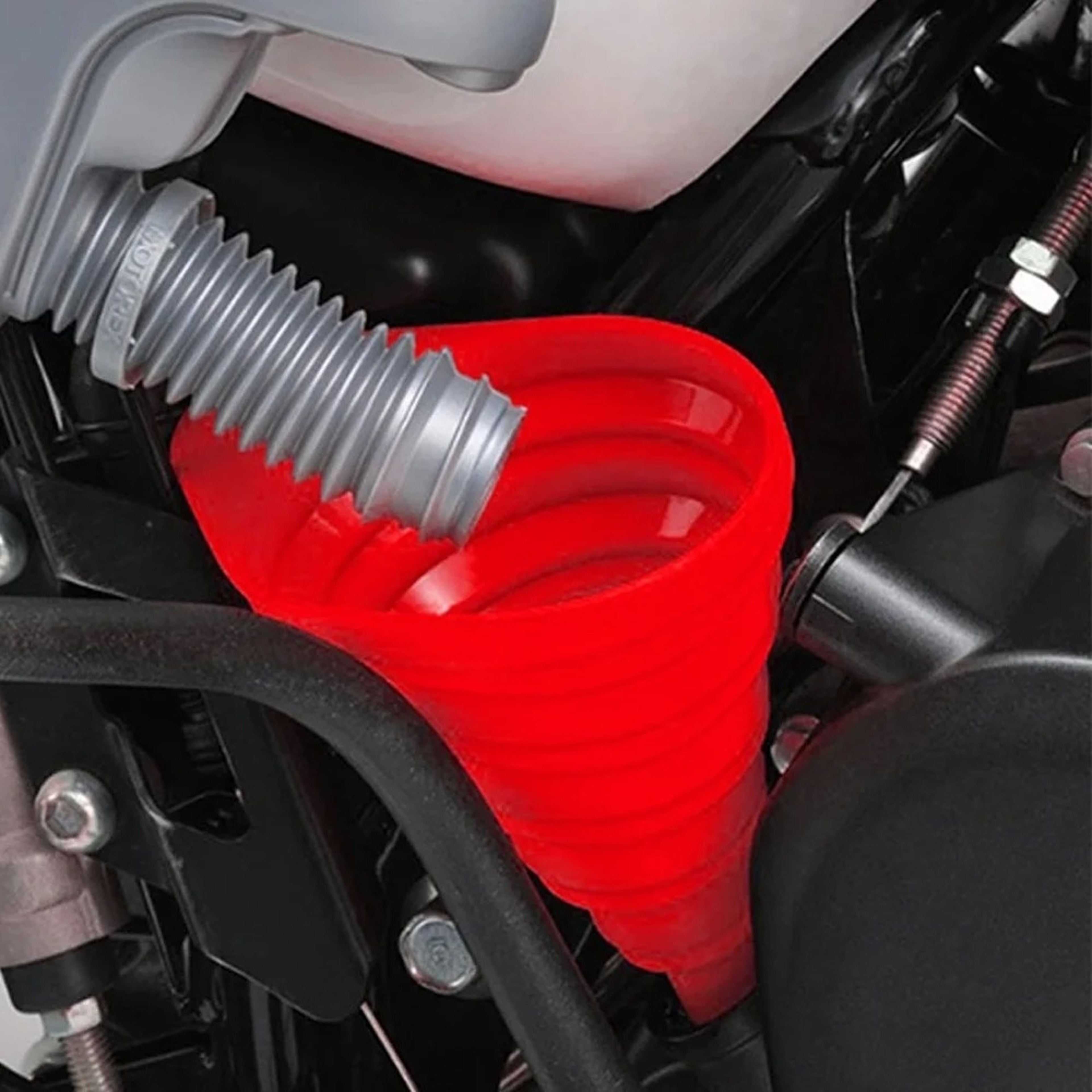 Foldable Silicone Car Funnel For Engine Oil Washer Fluid And Easy Liquid Refills 3