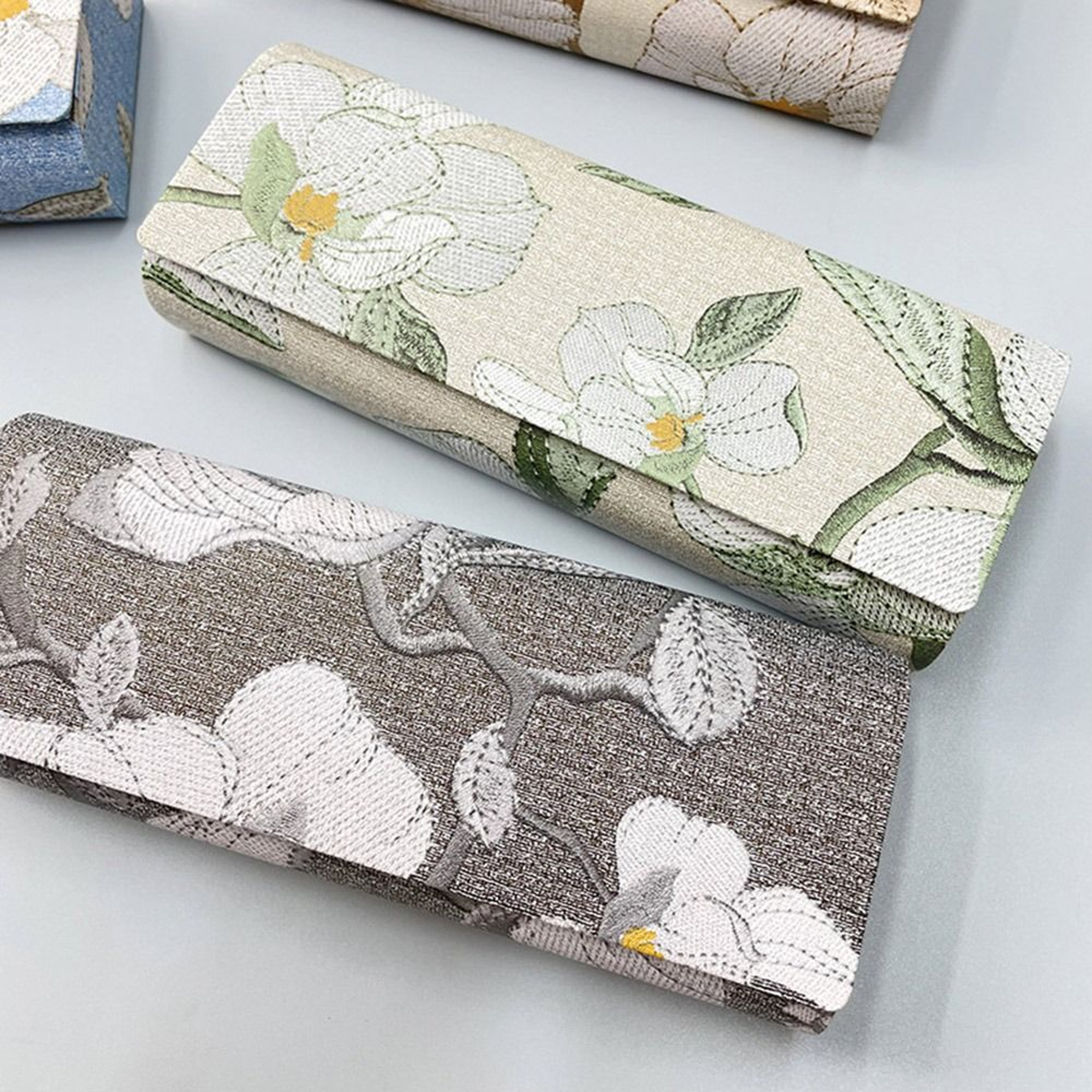 Chinese Embroidered Glasses Pouch Portable Eyeglass Case and Sunglasses Holder – view 1