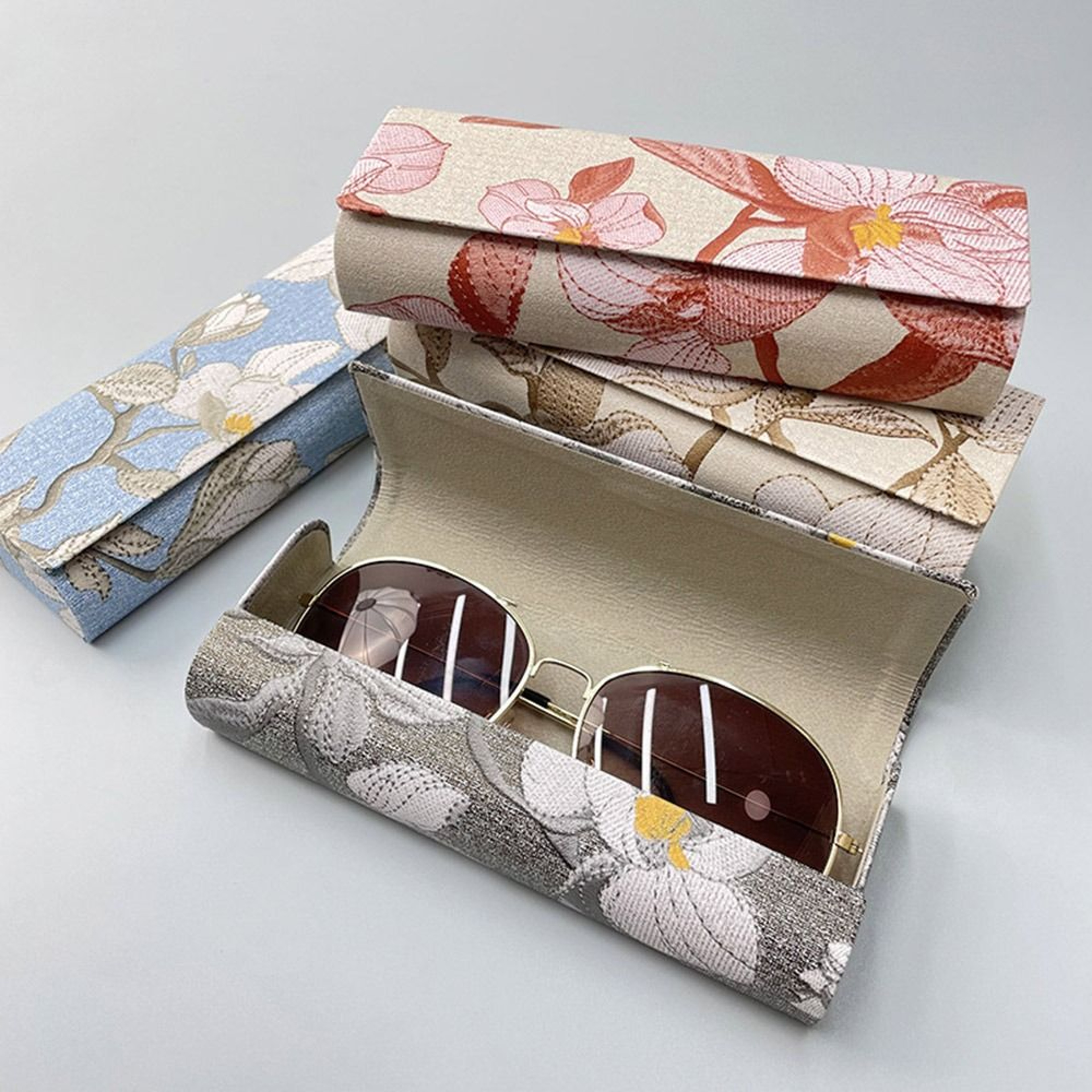 Chinese Embroidered Glasses Pouch Portable Eyeglass Case and Sunglasses Holder – view 4