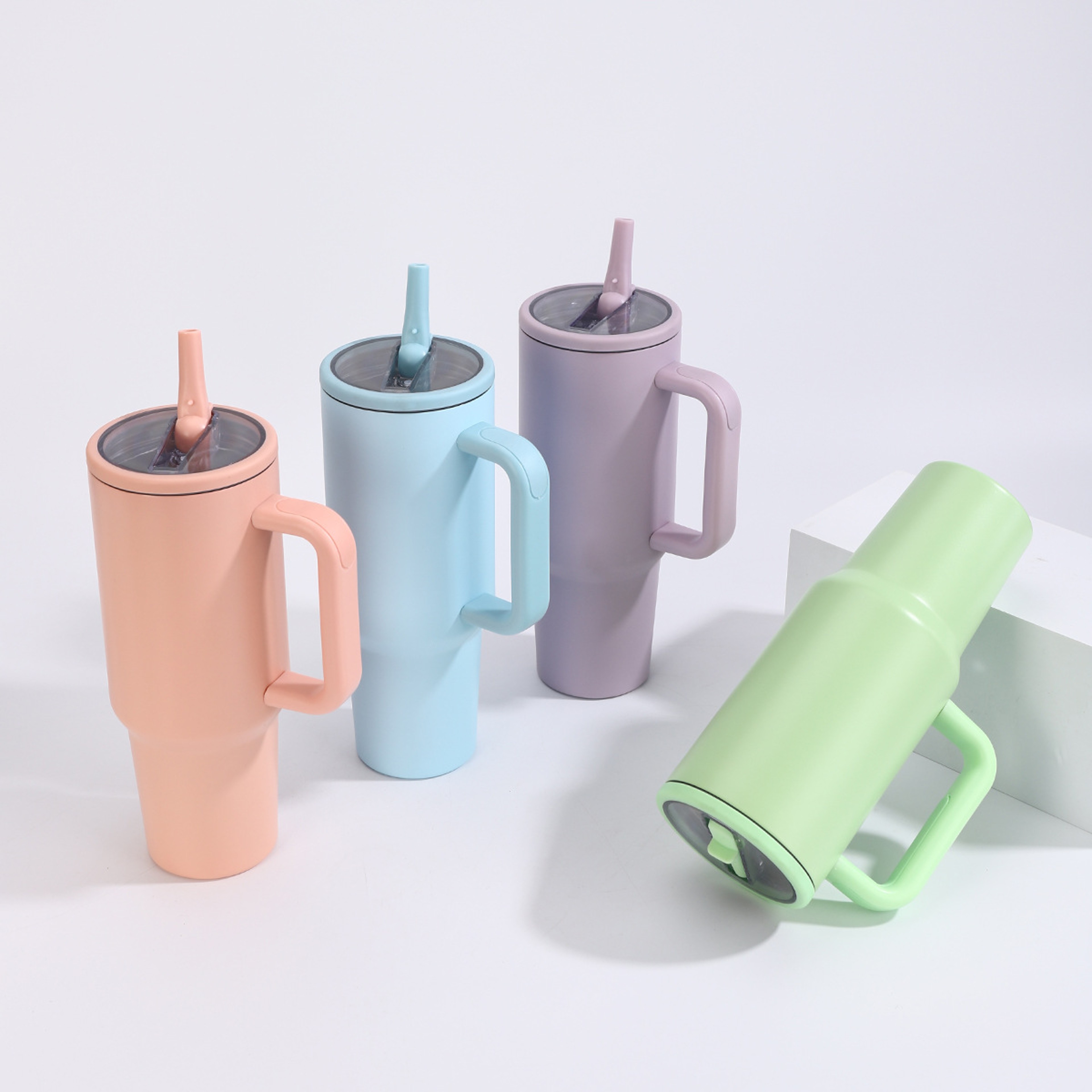 Insulated Tumbler Leak Proof Travel Cup With Foldable Straw 5