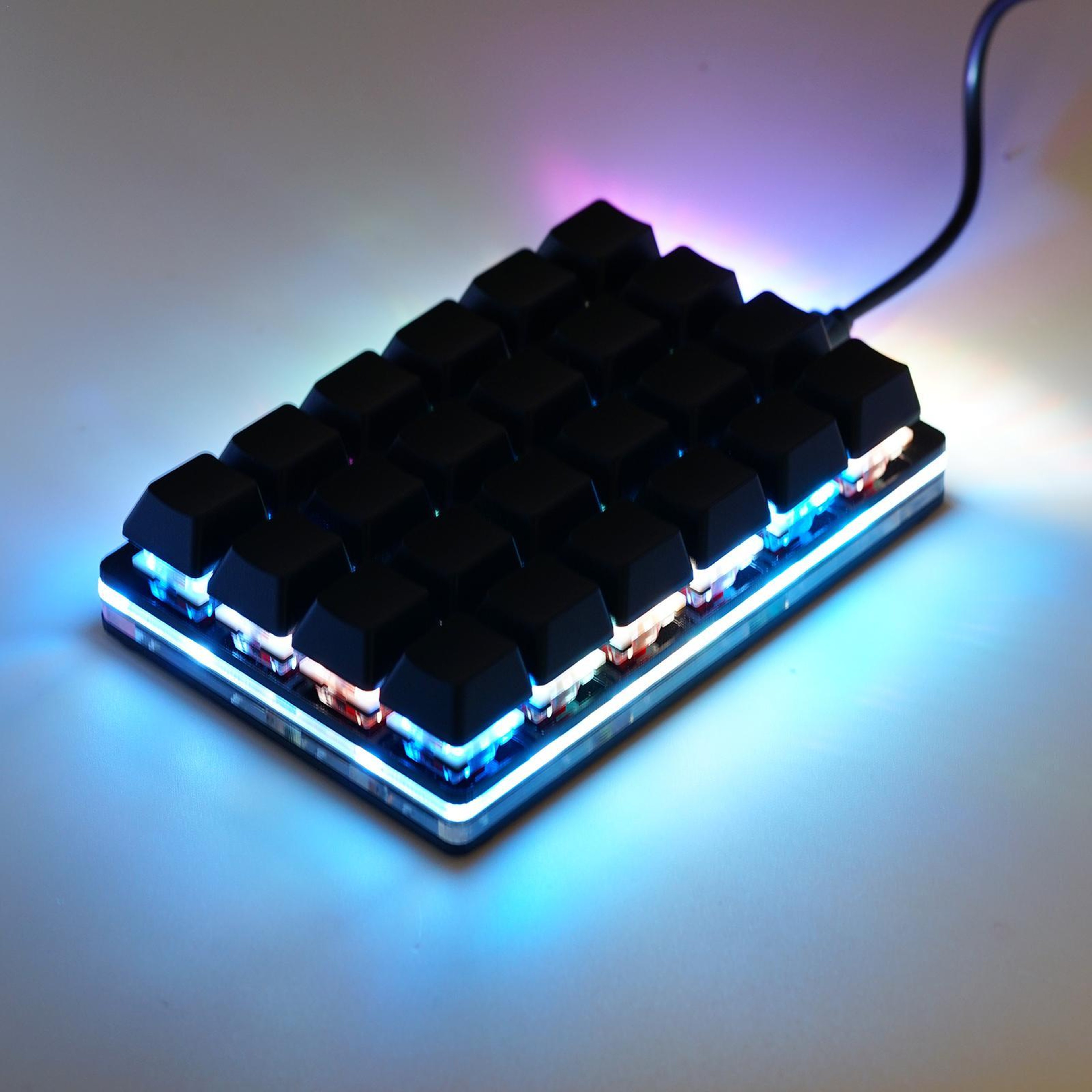 Mini Mechanical Gaming Keyboard with Programmable Shortcut Keys and USB Connection – view 1