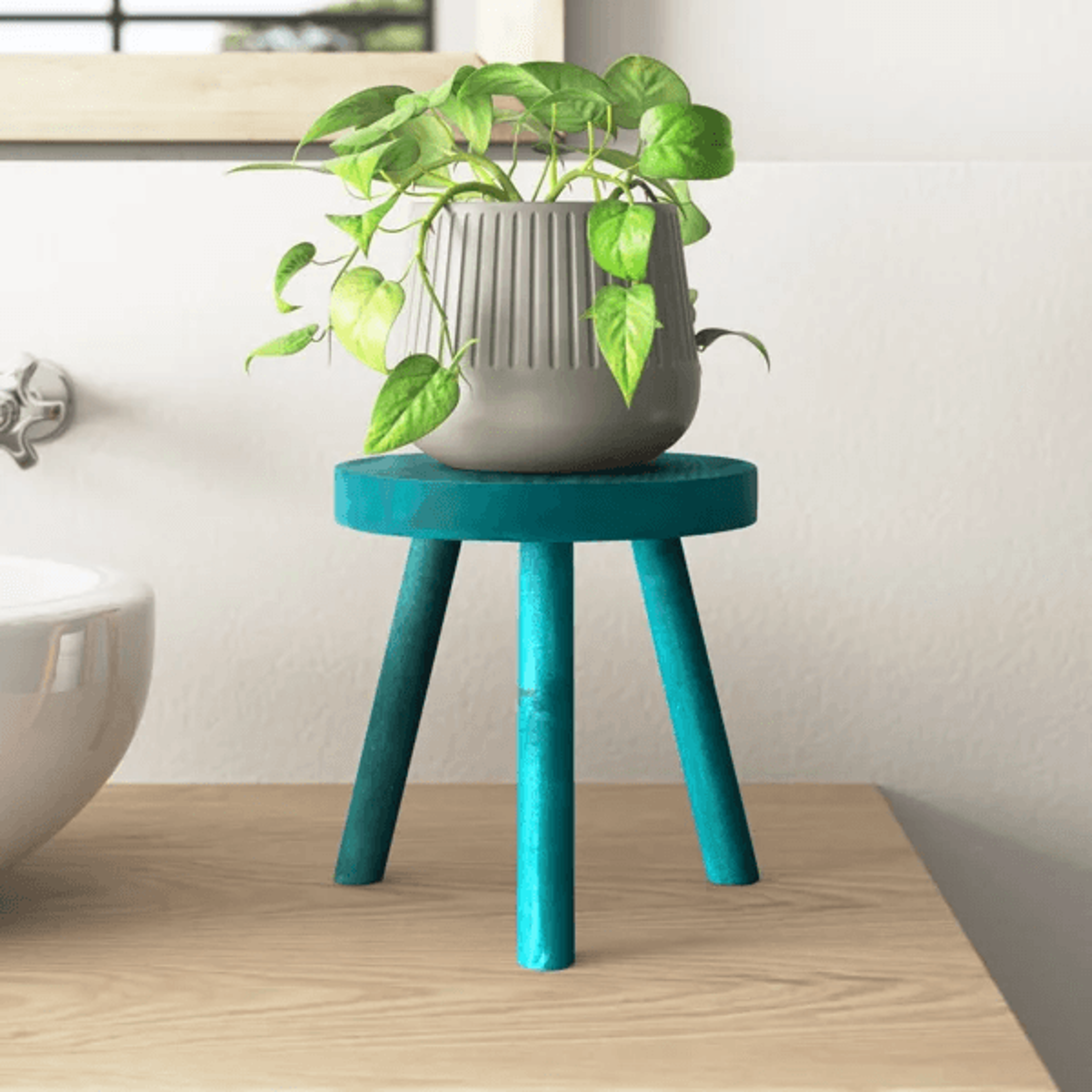 Round Solid Wood Plant Stand With Tripod Legs Single Tier 2