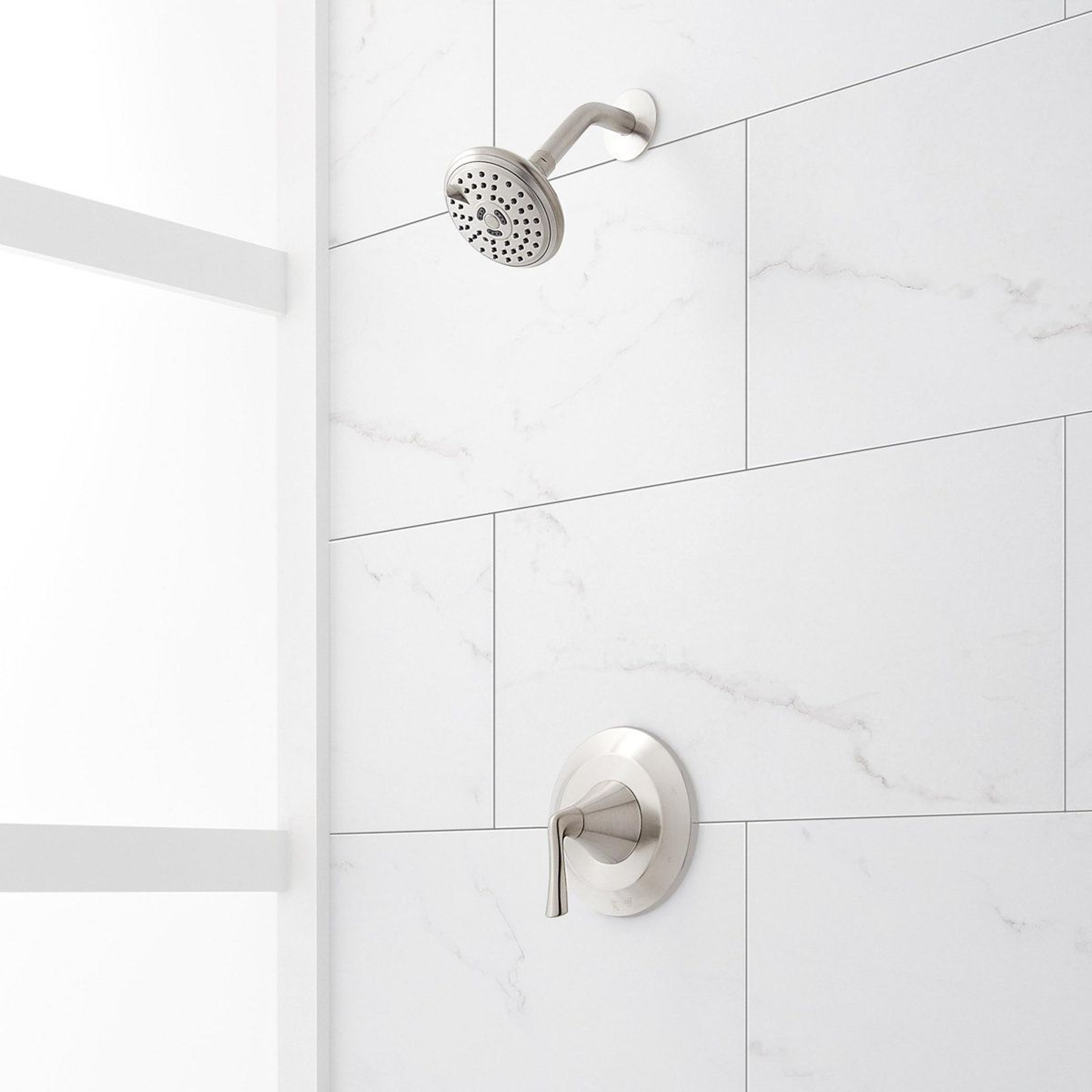 Pressure Balance Shower Set With 3 Spray Settings And Brushed Gold Finish 4