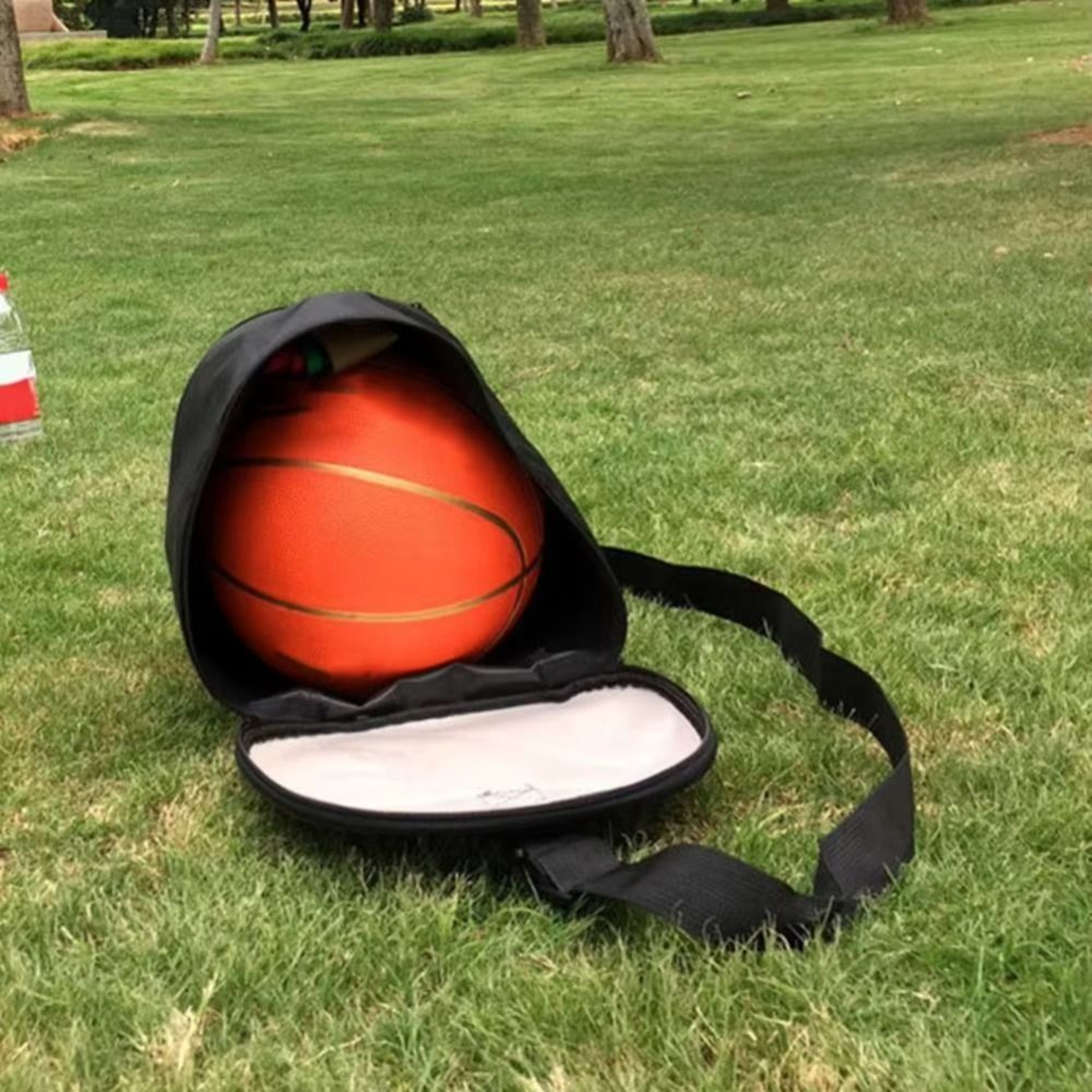 Large Capacity Basketball Crossbody Bag Lightweight Sports Shoulder Bag – view 2