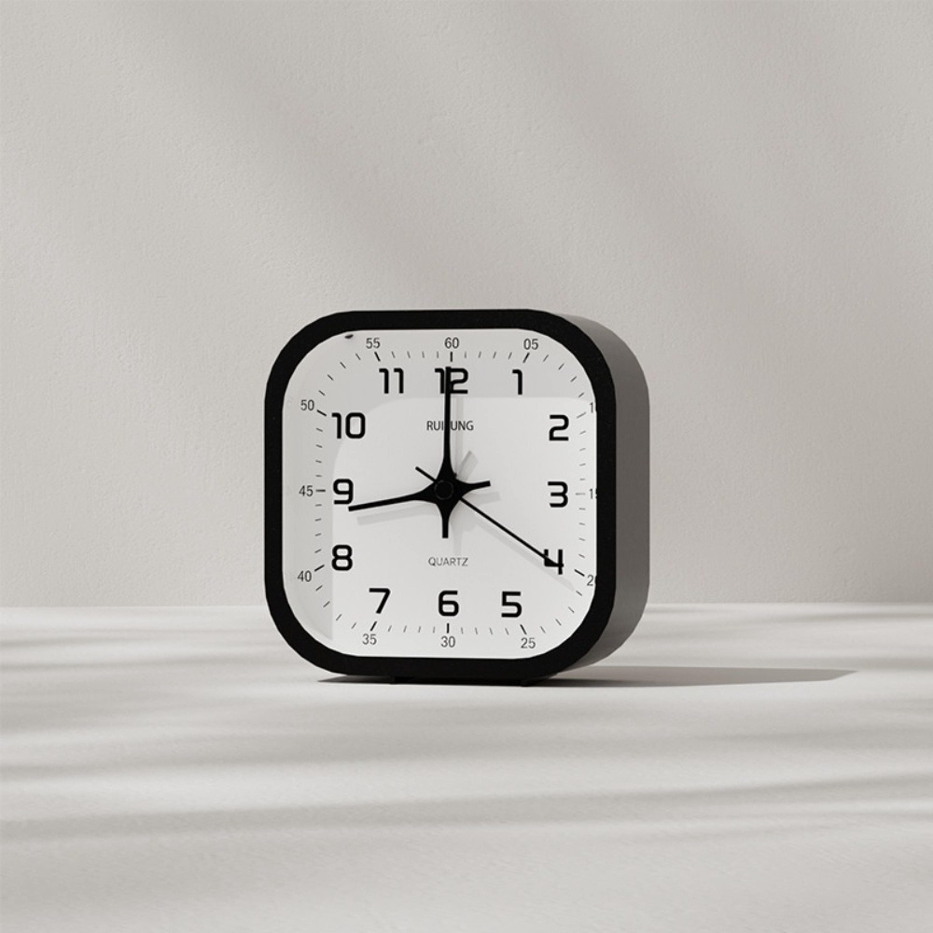 Kids Digital Alarm Clock Large Display Silent Bedside Clock For Children Room Desk Decor 2