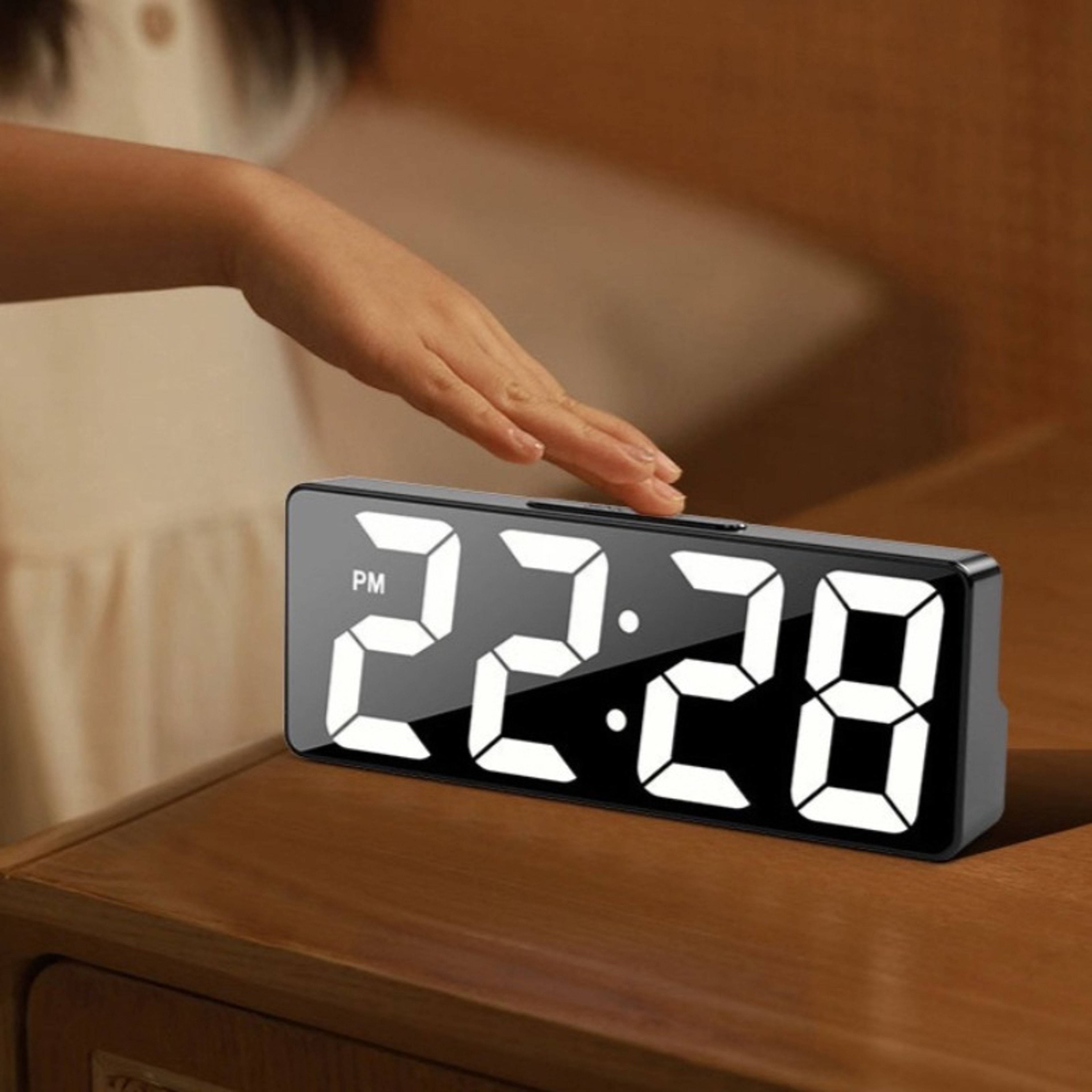 Digital Clock LED Wake Up Light Alarm Clock With Temperature Display 4