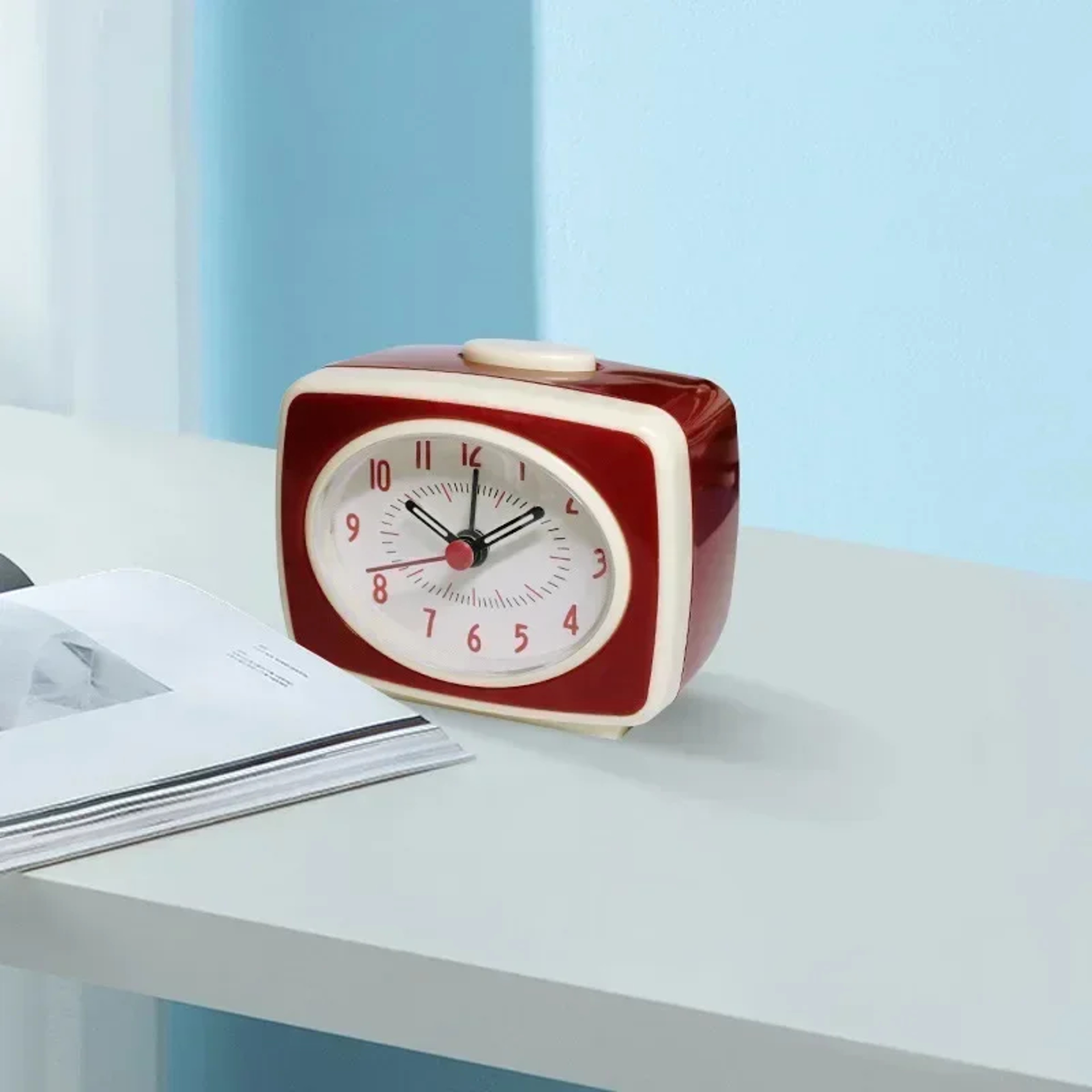 Nordic Alarm Clock Silent Analog Battery Powered Desk Clock With Glow In The Dark Hands For Bedroom 6