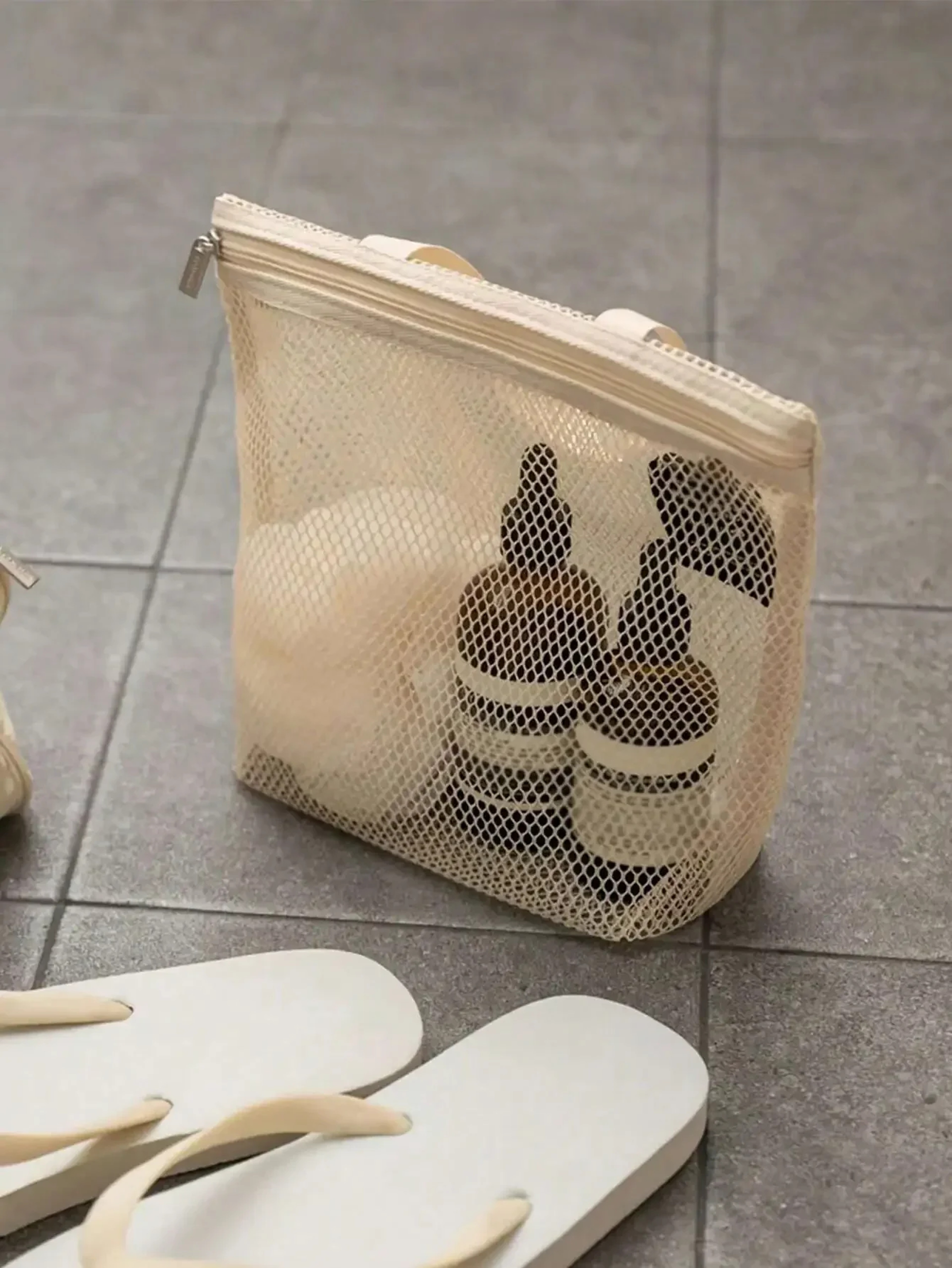 Lightweight Mesh Shower Bag And Travel Cosmetic Bag For Toiletries 8
