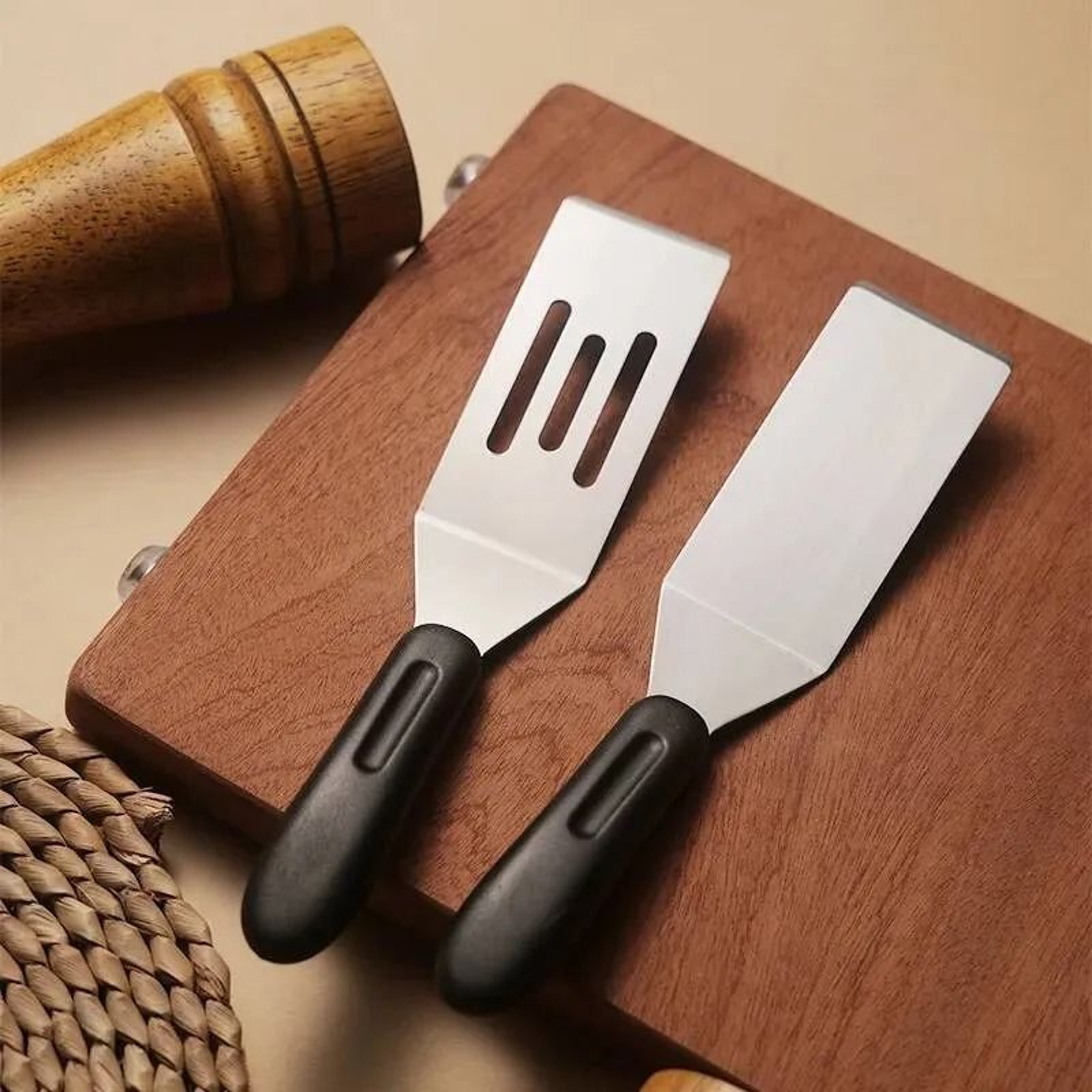 Perforated Stainless Steel Cooking Spatula For Pancakes Eggs And Frying 4
