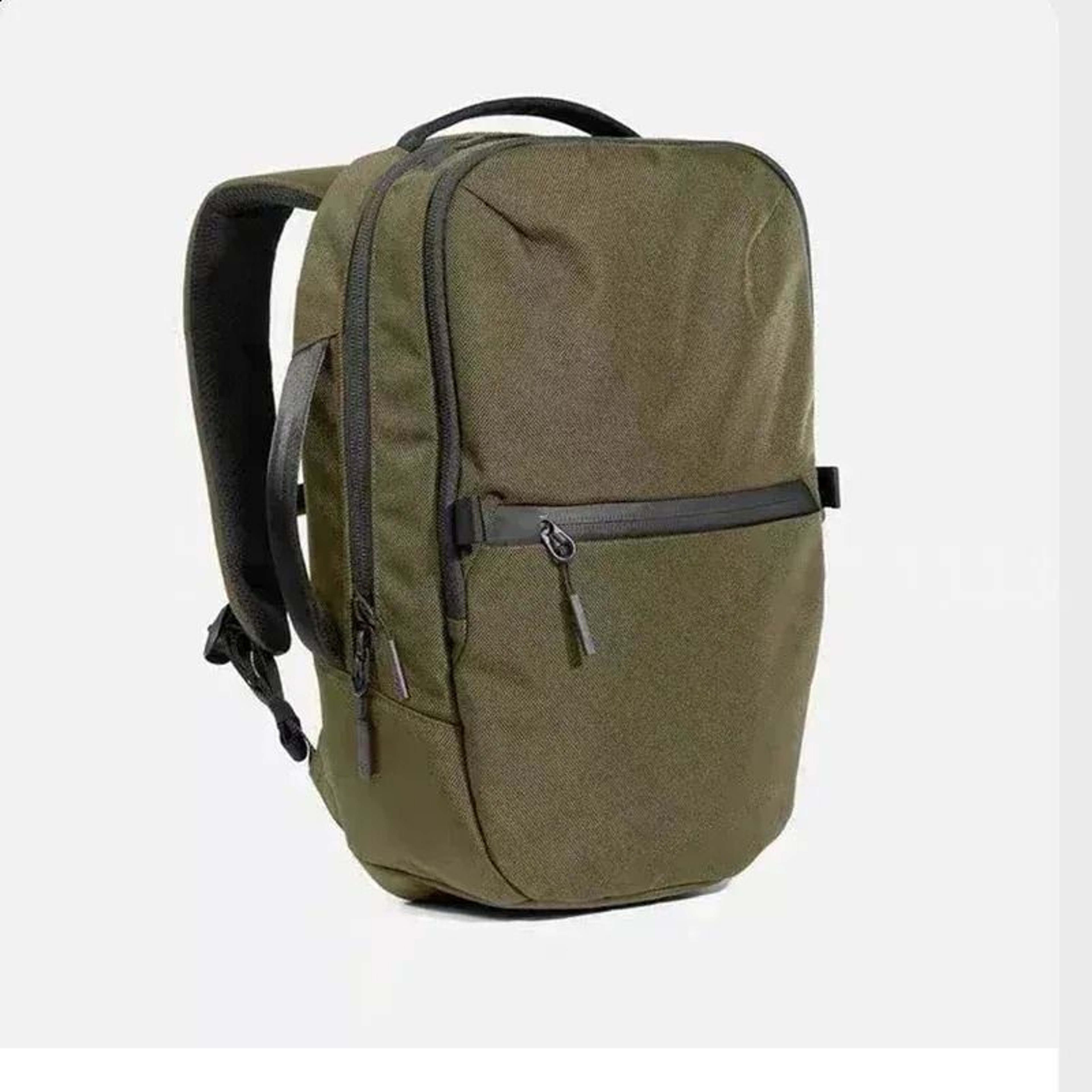 Lightweight Waterproof Travel Backpack For Men And Women 1
