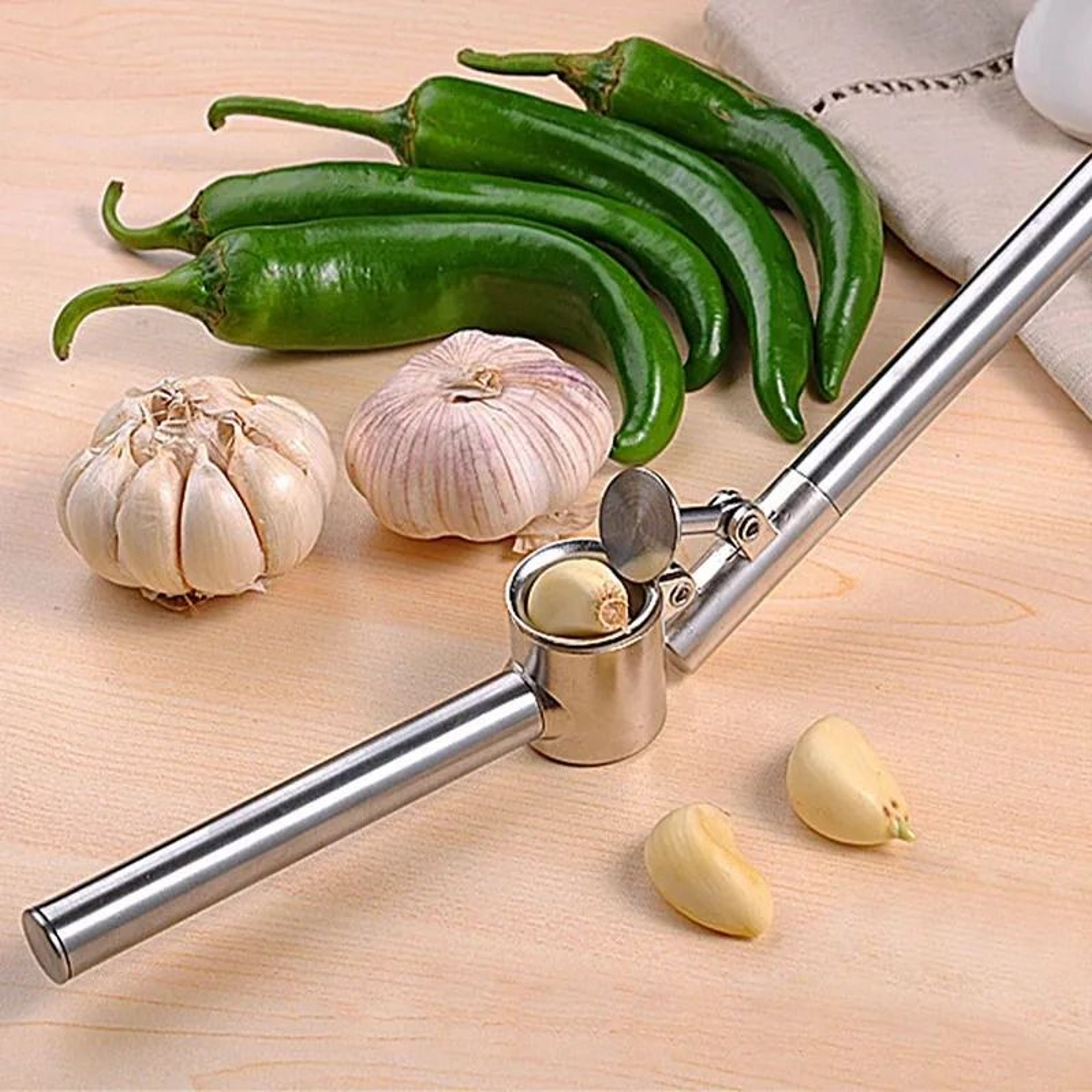 Stainless Steel Garlic Press Set With Peeler And Cleaning Brush 2