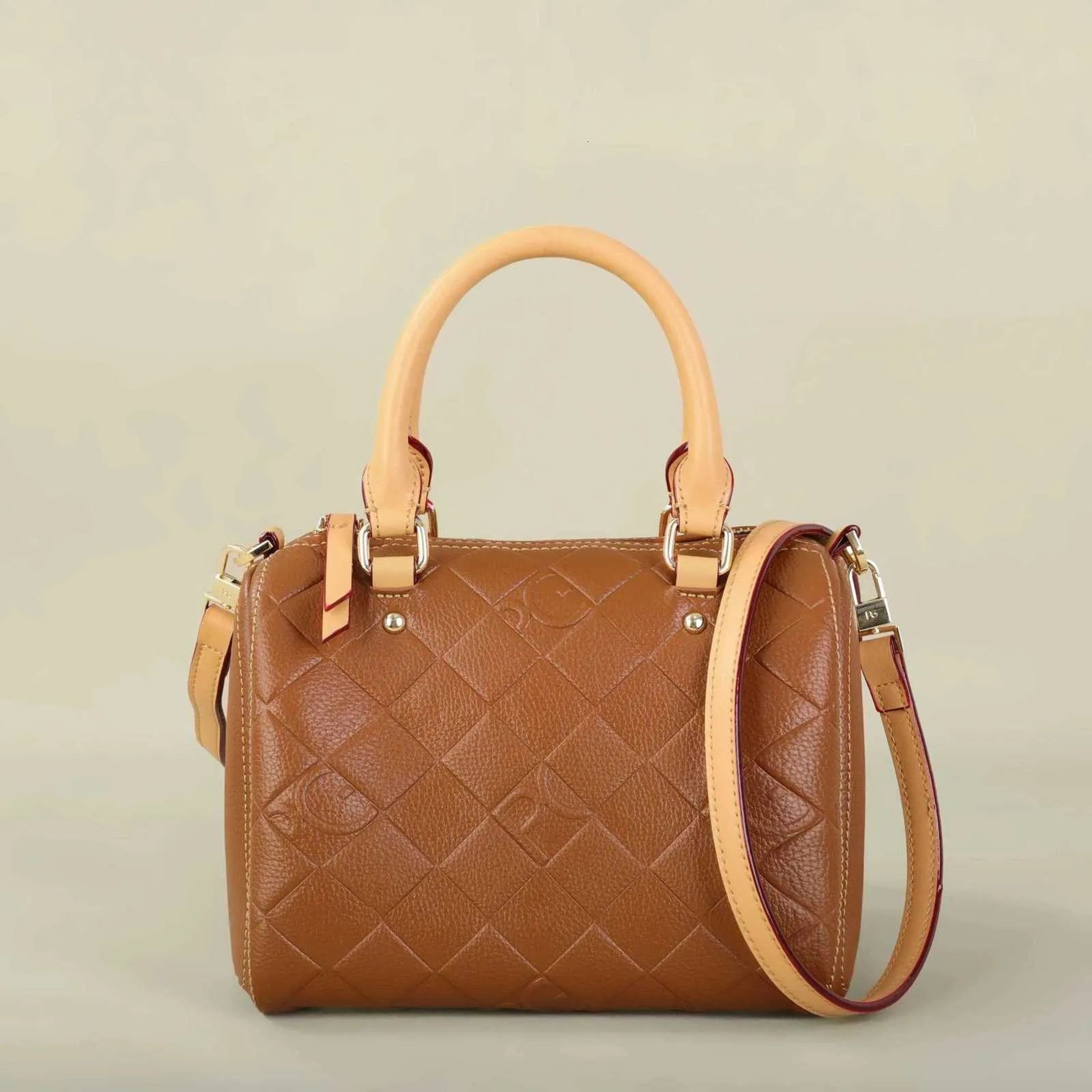 Vintage Womens Shoulder Handbag With Spacious Interior And Classic Design 1