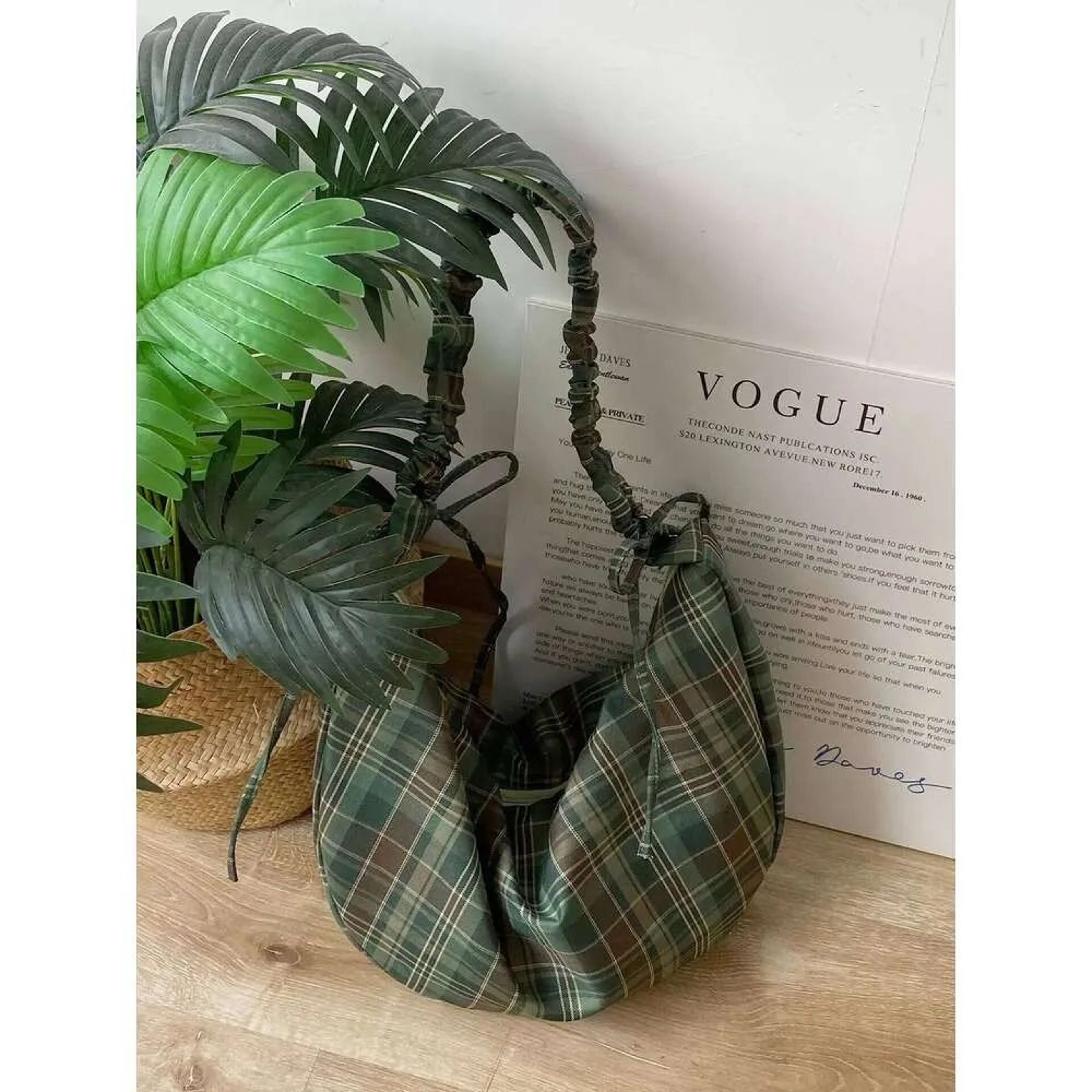 Vintage Plaid Womens Shoulder Bag With Pleated Design And Drawstring Closure 3