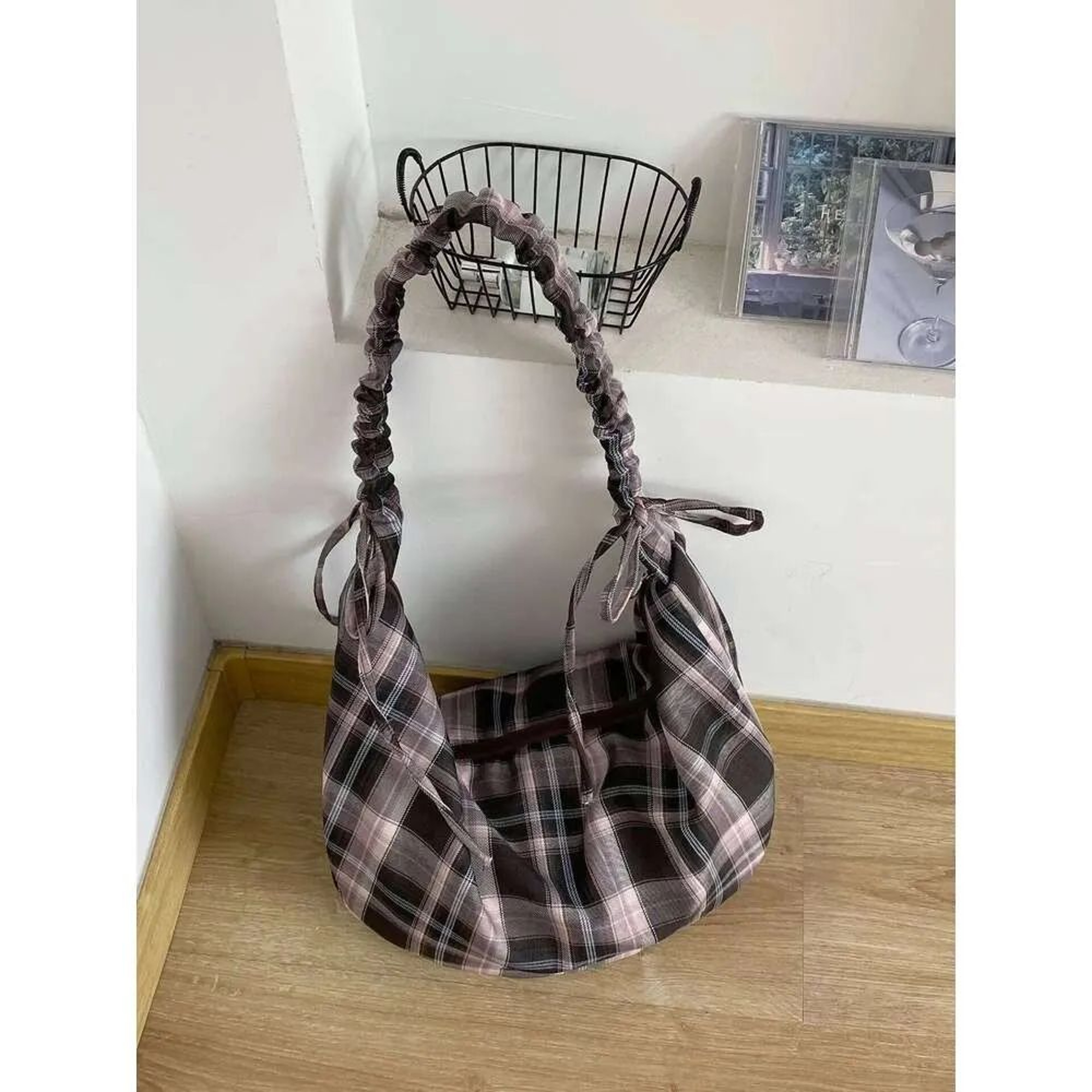 Vintage Plaid Womens Shoulder Bag With Pleated Design And Drawstring Closure 2