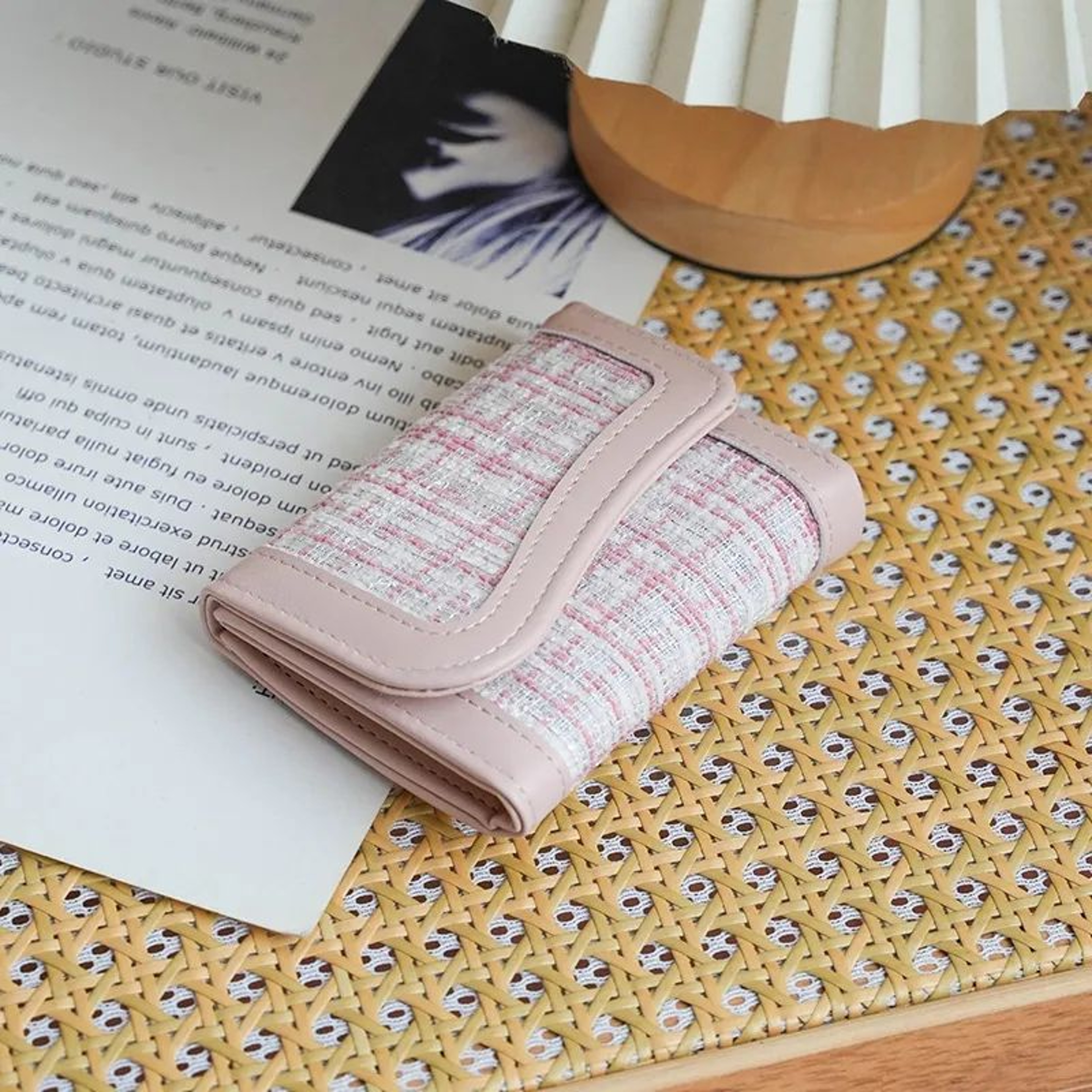 Women Large Capacity Solid Color Wallet With Minimalist Chic Design 1