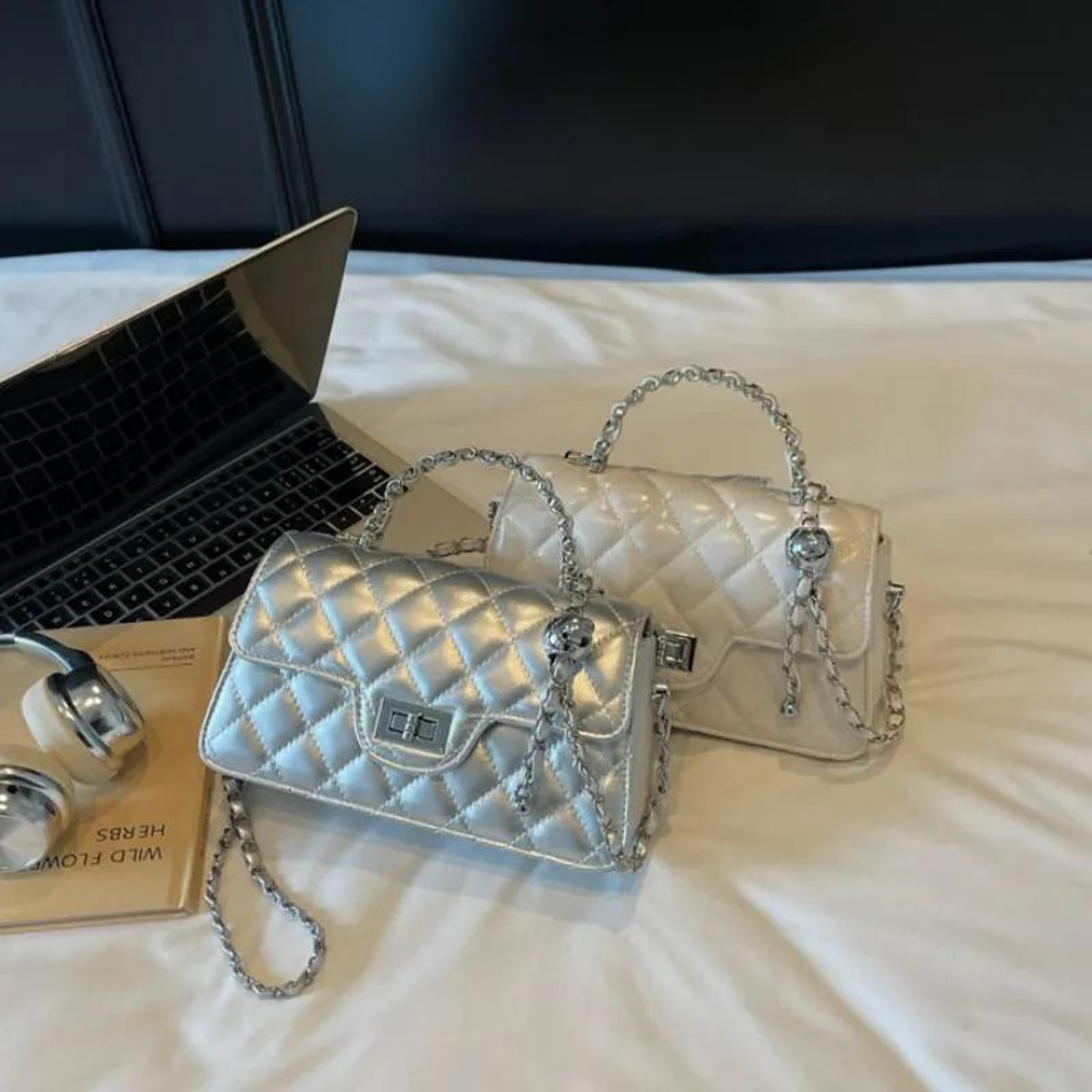 Womens Small Square Shoulder Handbag With Diamond Grid Design And Chain Strap 5