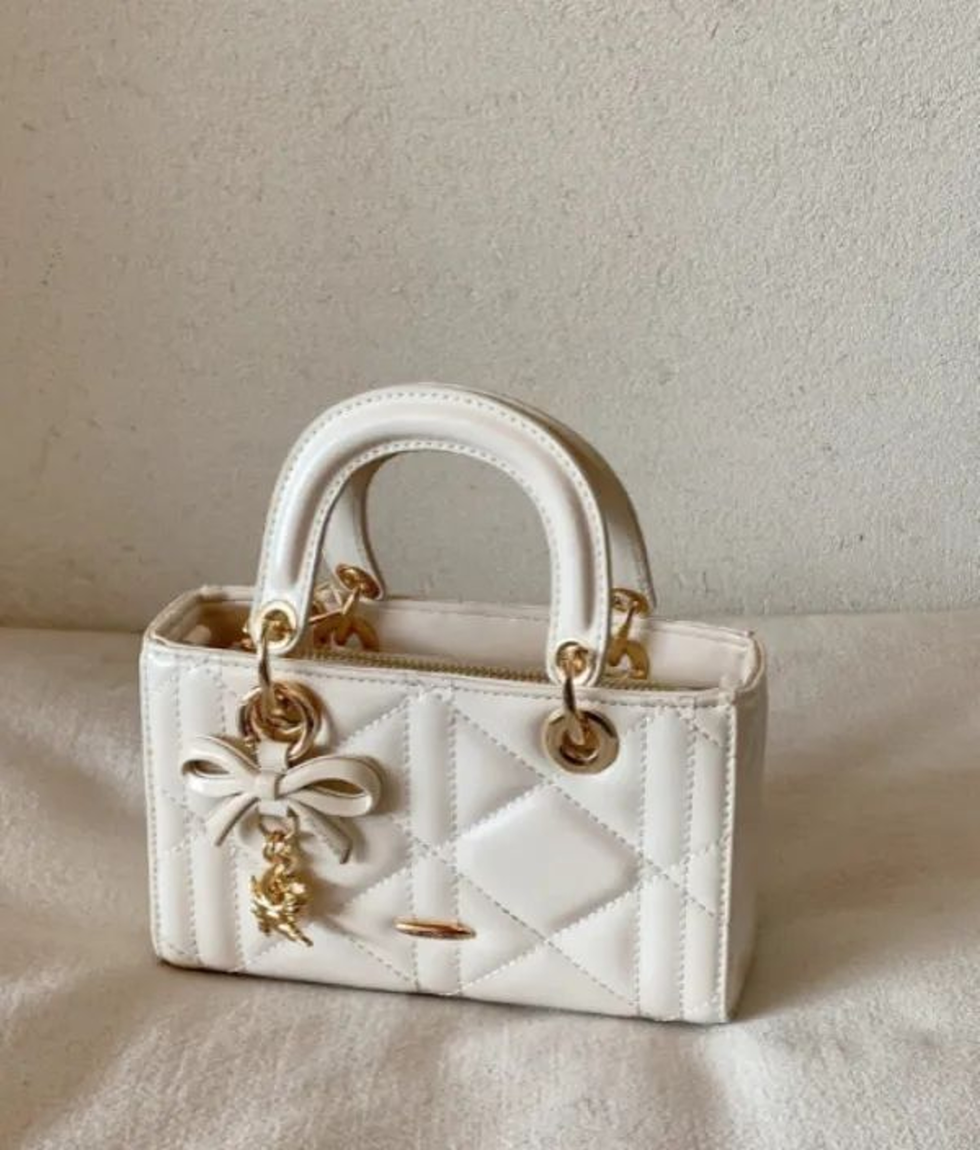 Women Small Luxury Crossbody Handbag With Elegant Shoulder Bag Design 2