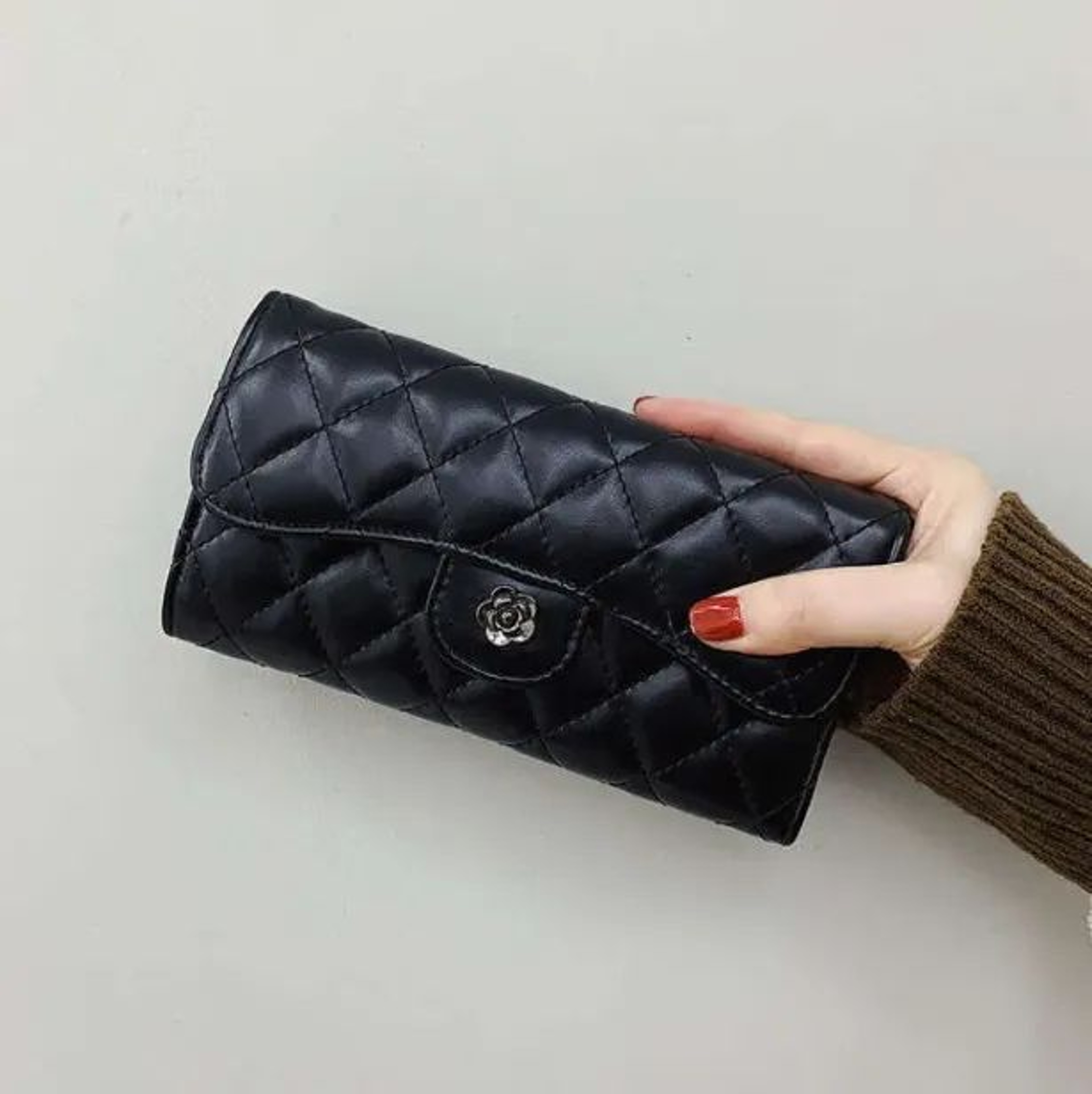 Womens Black DiamondEmbroidered Camellia Long Wallet With Zipper Closure 2