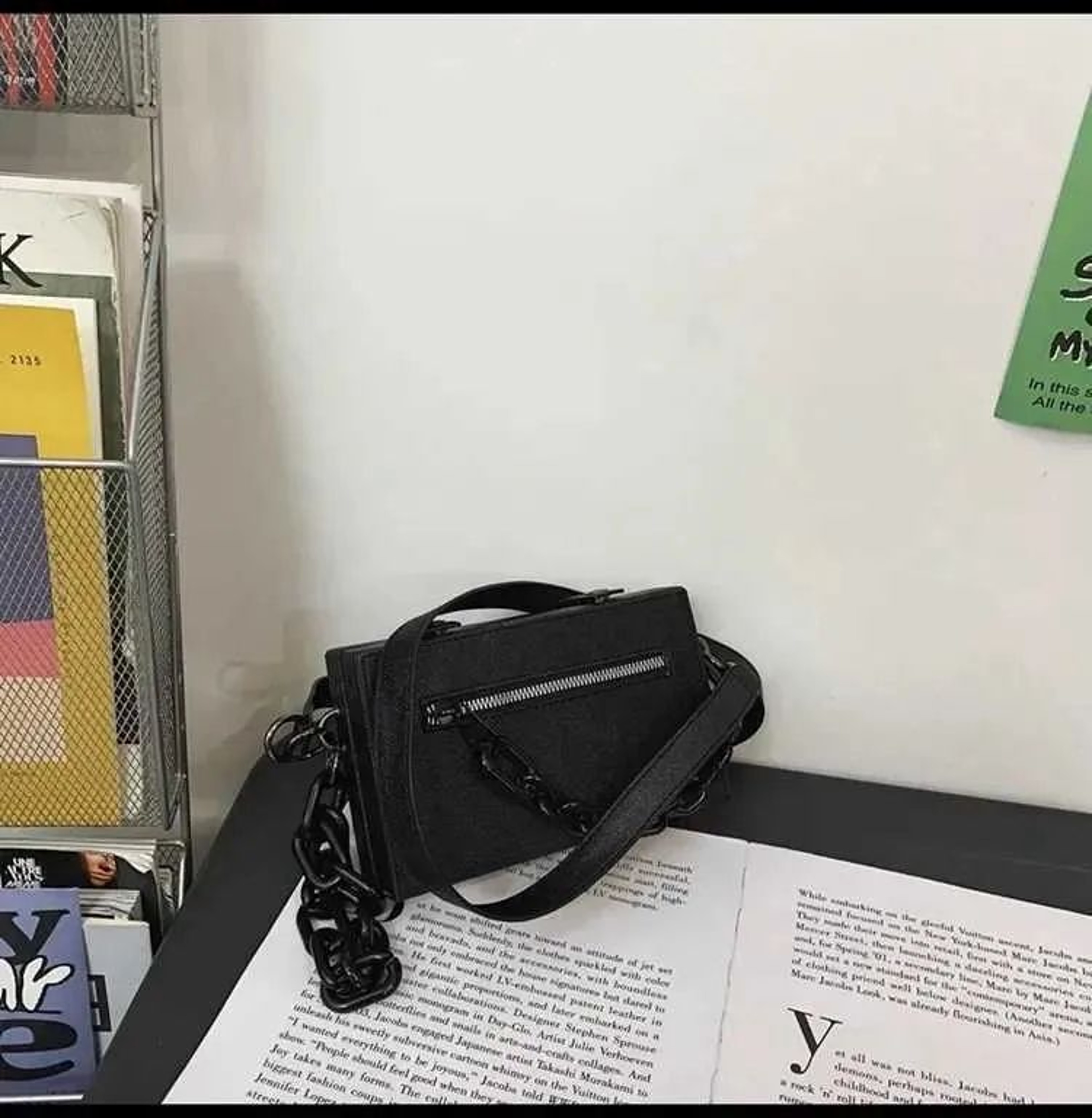 Unisex PU Leather Crossbody Messenger Bag With Chain For Women And Men 0