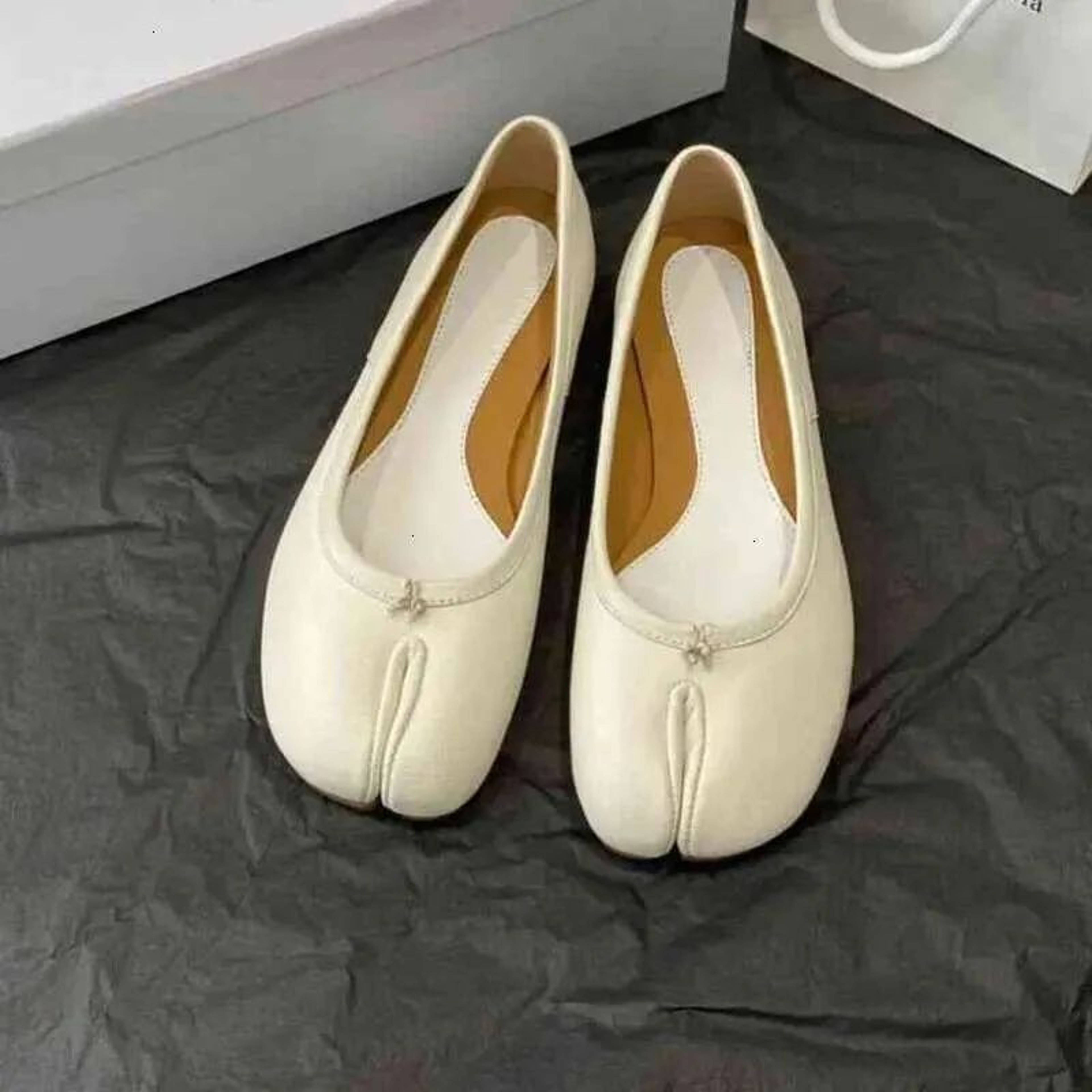 Womens Soft Leather Split Toe Ballet Flats With Bow Detail And Slingback Strap 3