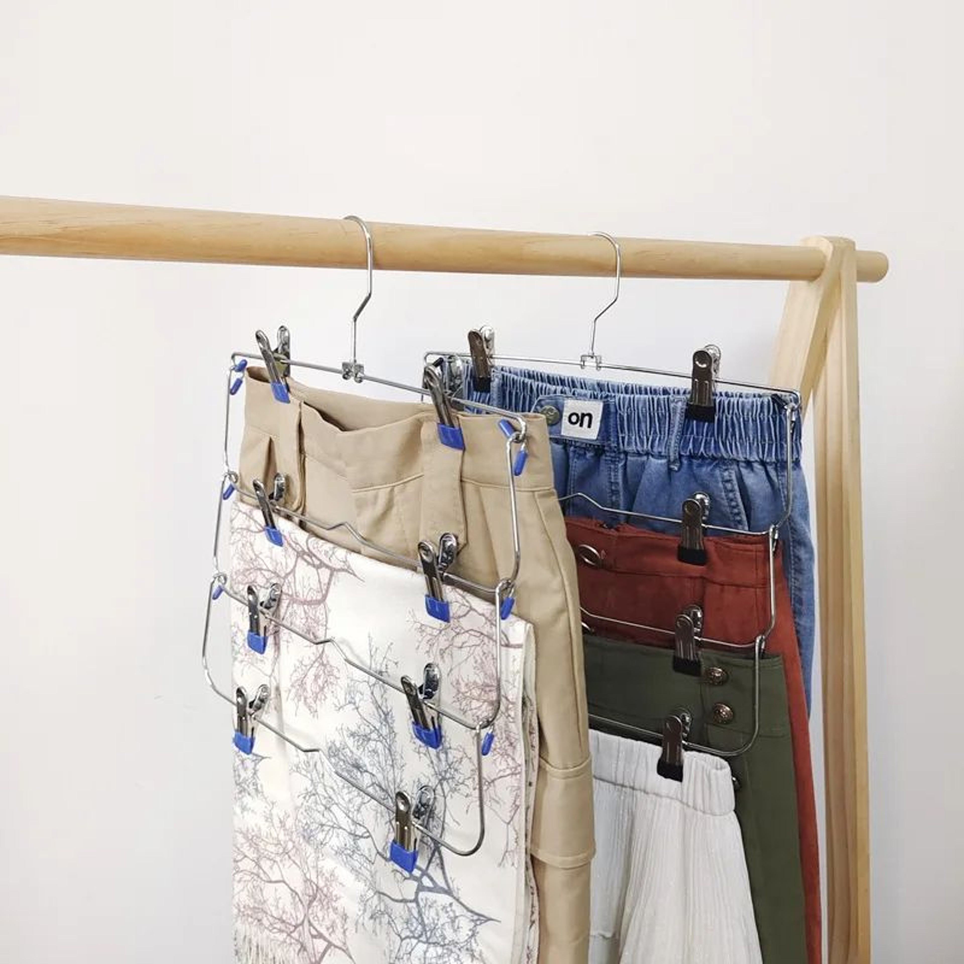 MultiFunctional NonSlip Stainless Steel Pants Hanger  Seamless Skirt  Trouser Storage Rack 1