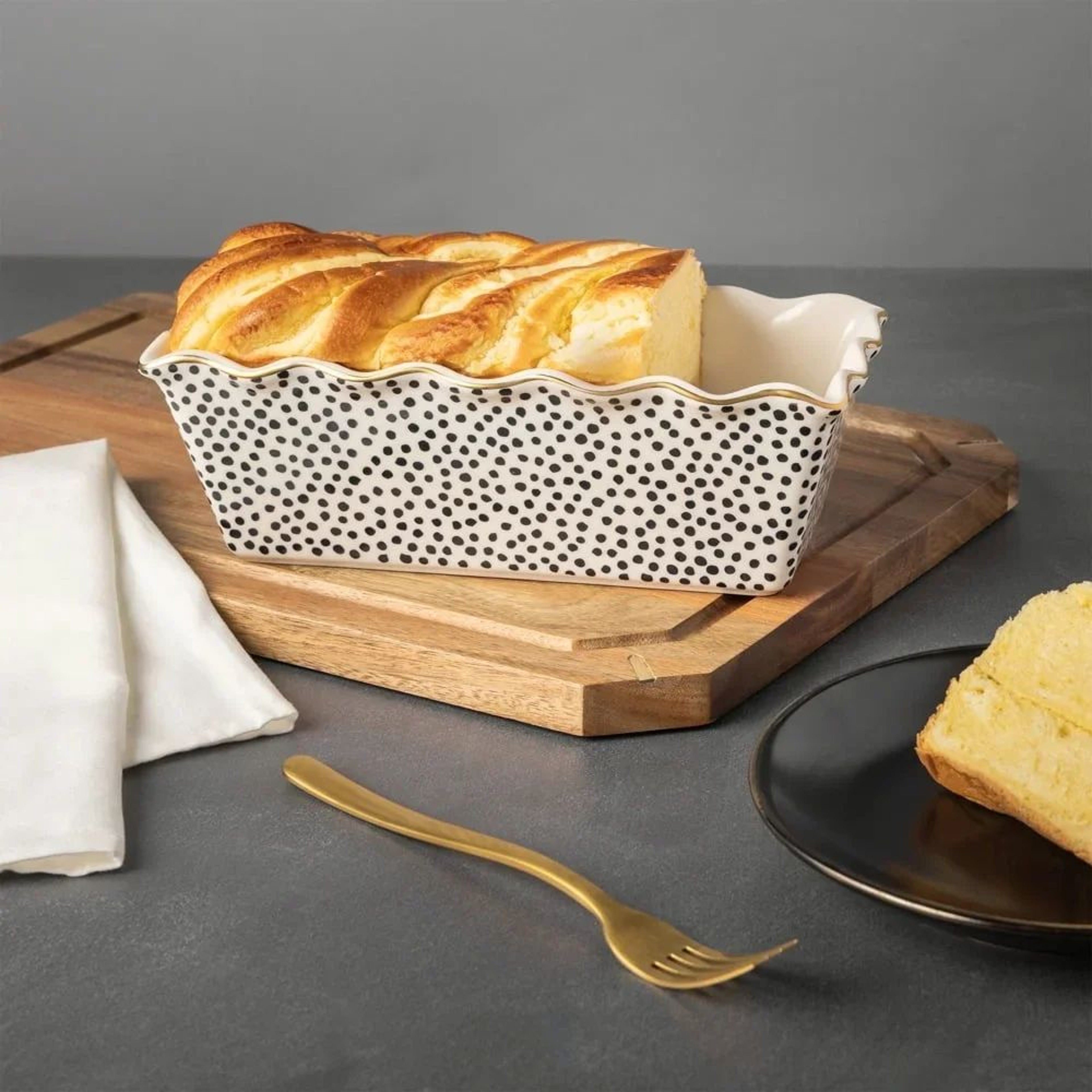 9Inch Nonstick Ceramic Loaf Pan With Dot Pattern OvenSafe Bread  Cake Baking Dish 1
