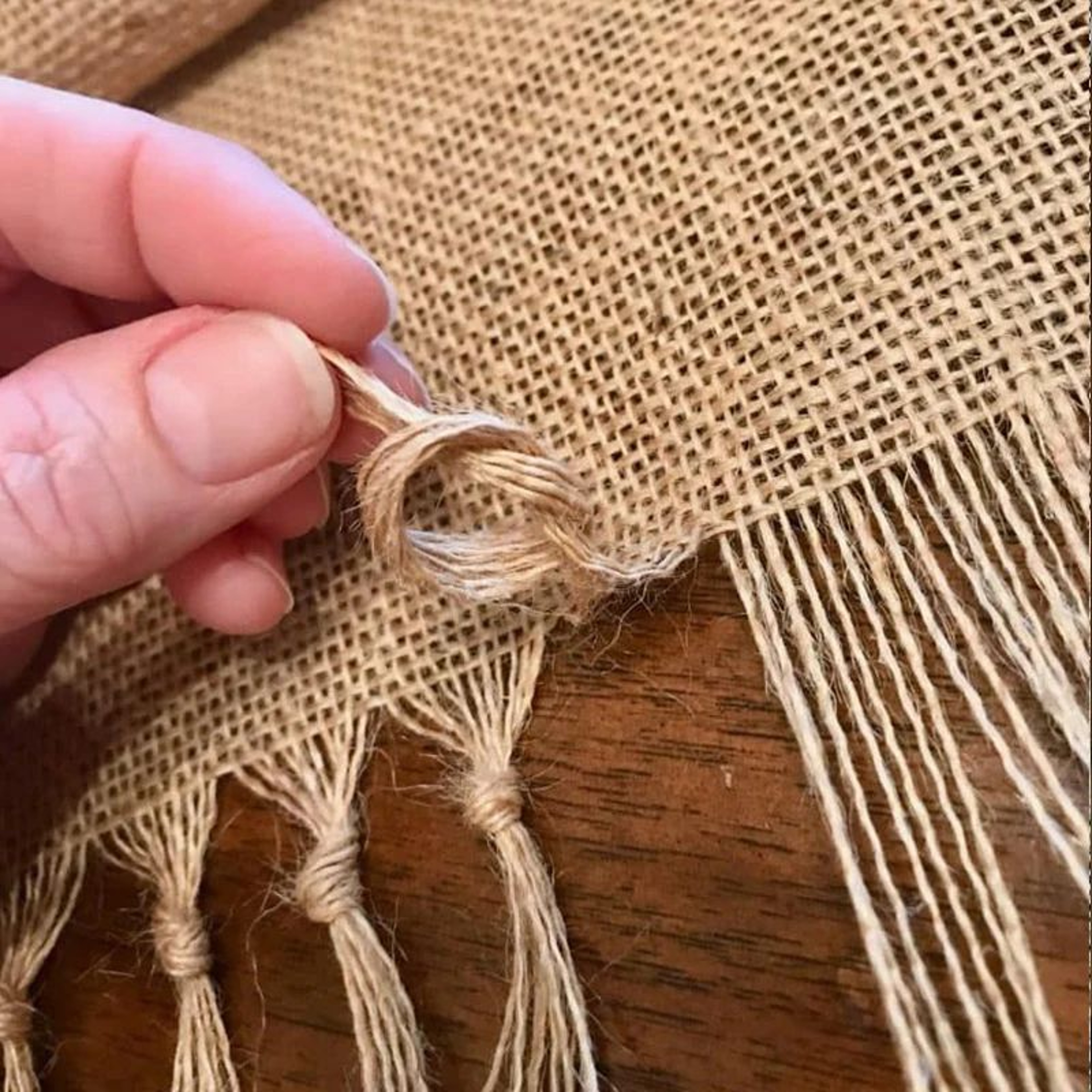 Natural Jute Table Runner With Tassels  Rustic Farmhouse Christmas  Wedding Table Decor 2