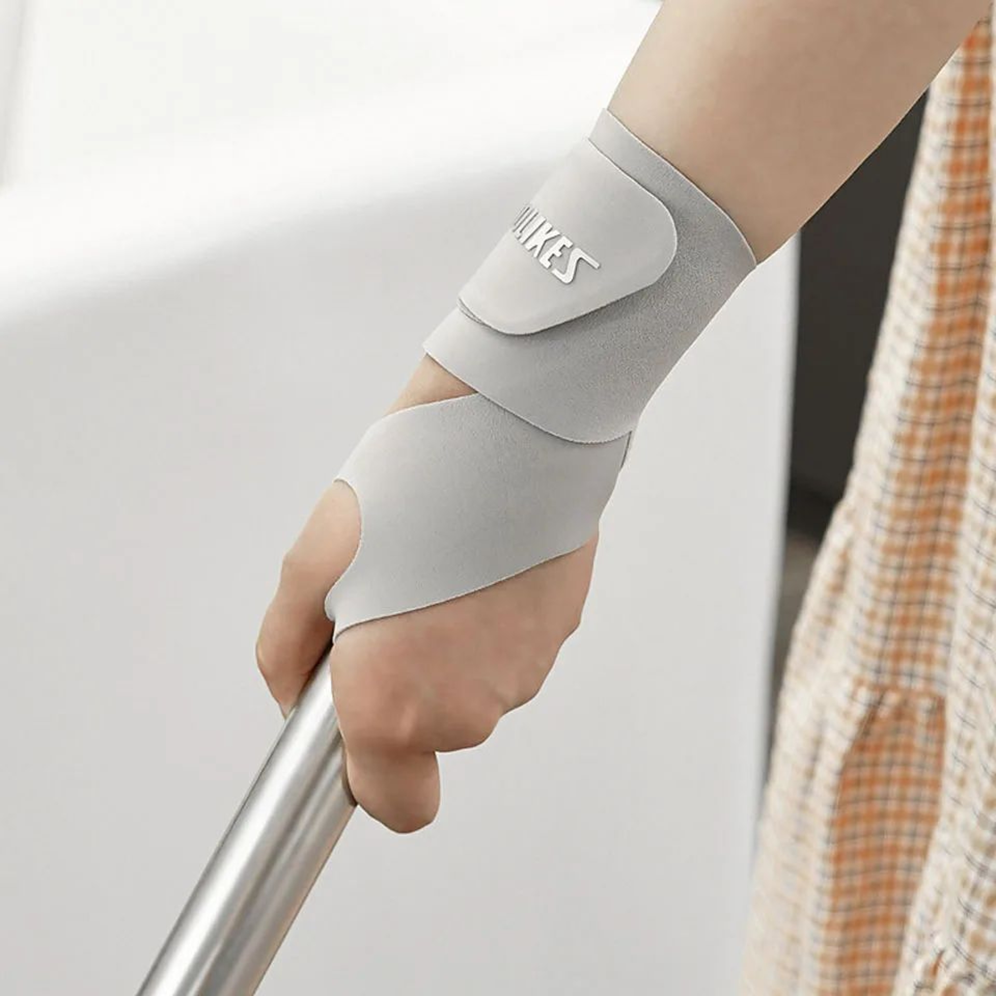 AOLIKES Ultra Thin Wrist Brace Wrap  Adjustable Wrist Support For Basketball Tennis Badminton  Fitn 4