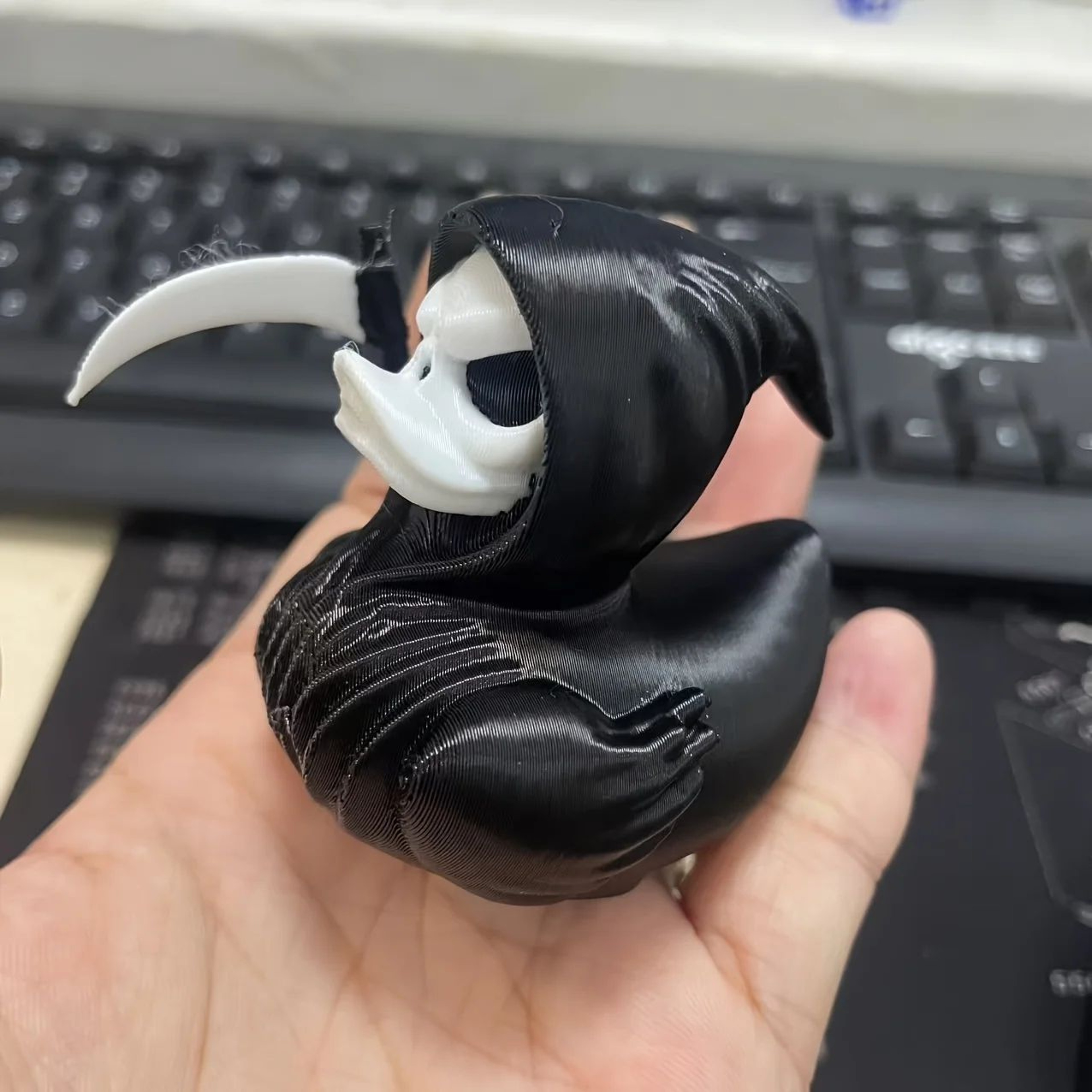 Grim Reaper Duck Statue  3D Scary Resin Death Duck Figurine For Halloween Haunted House Party  Home 1