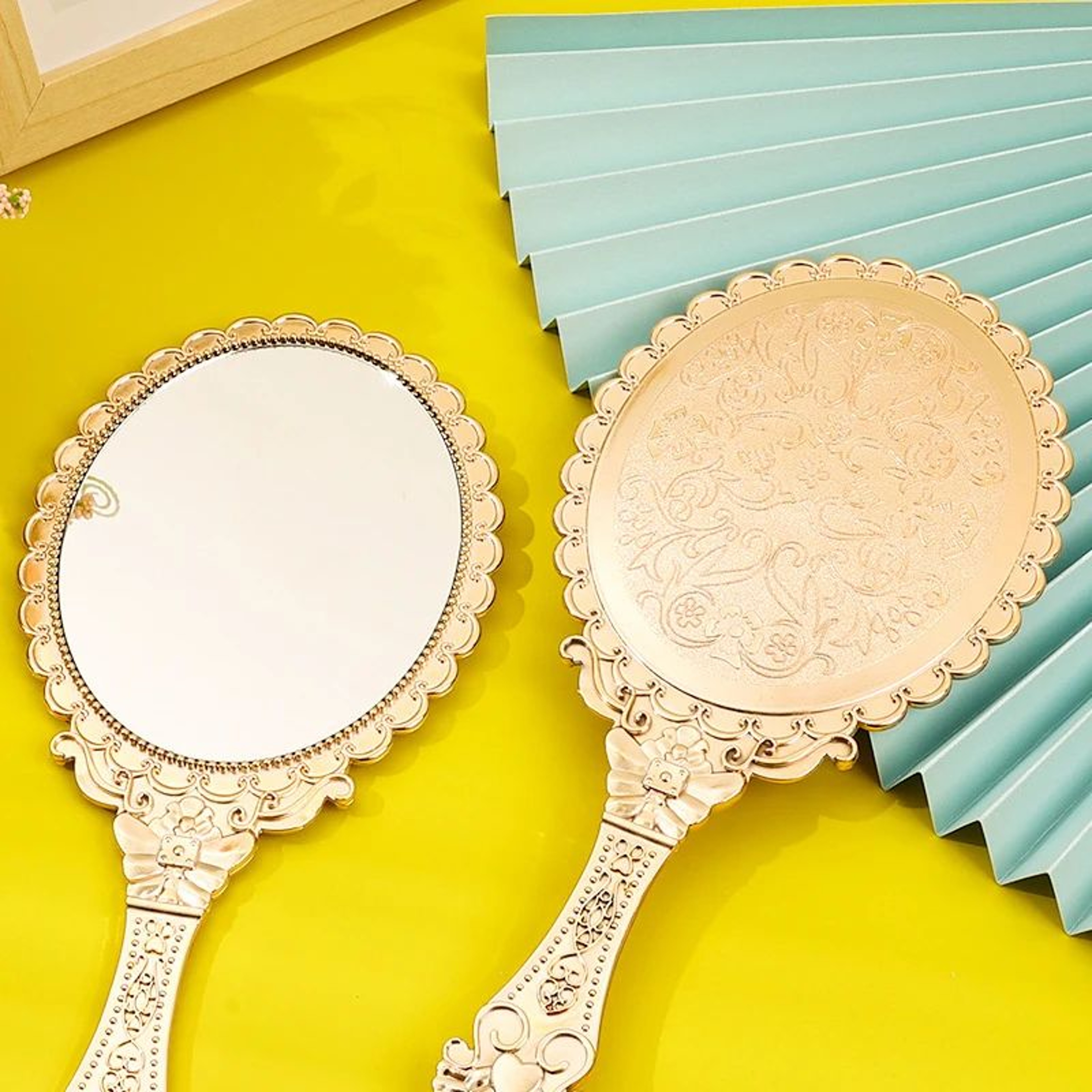 Rose Gold Vintage Handheld Makeup Mirror  Elegant Oval Compact Vanity Mirror For Travel Makeup Salo 2