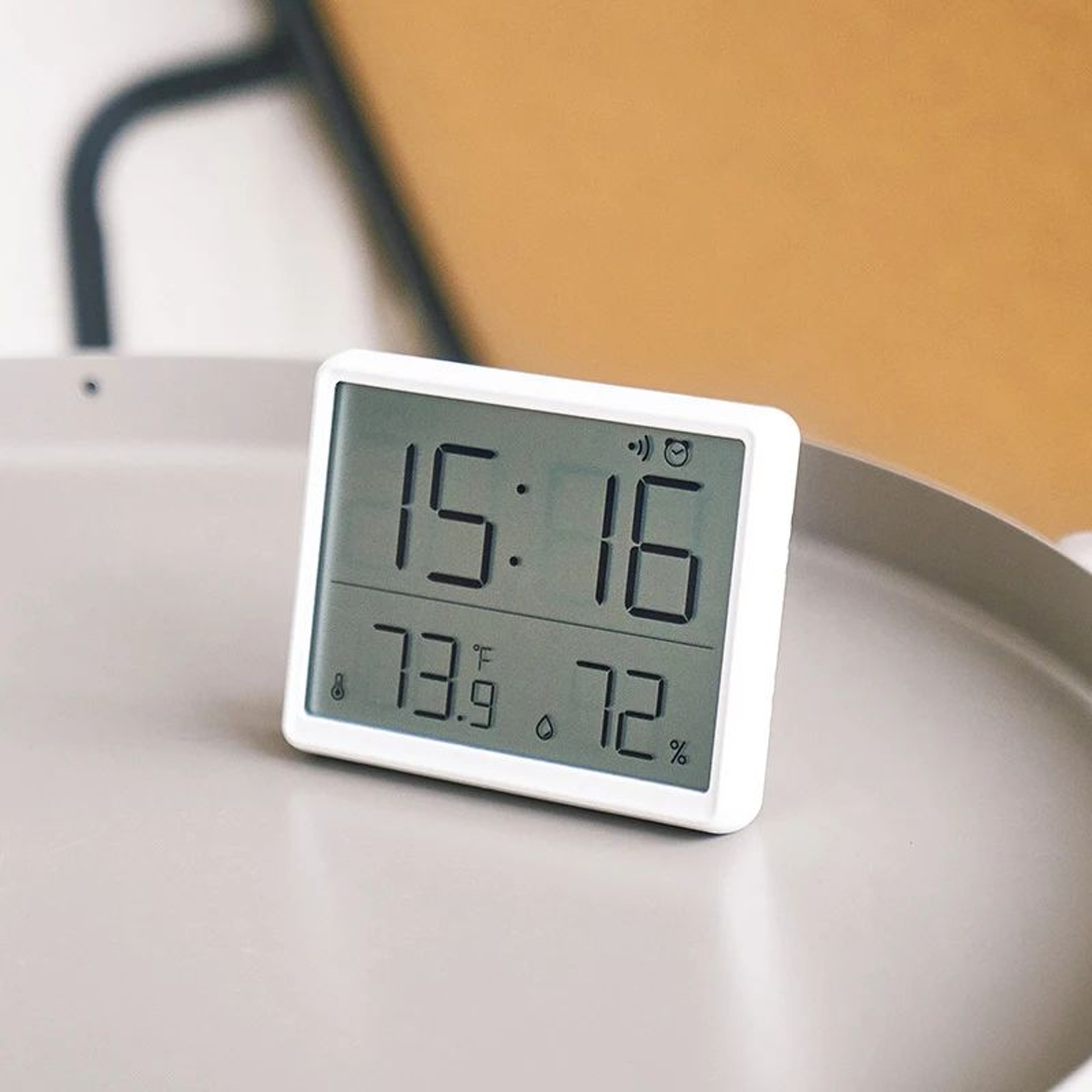 Ultra Thin Digital Alarm Clock  Large LCD Temperature Humidity Monitor With Magnetic Desk Display D 4