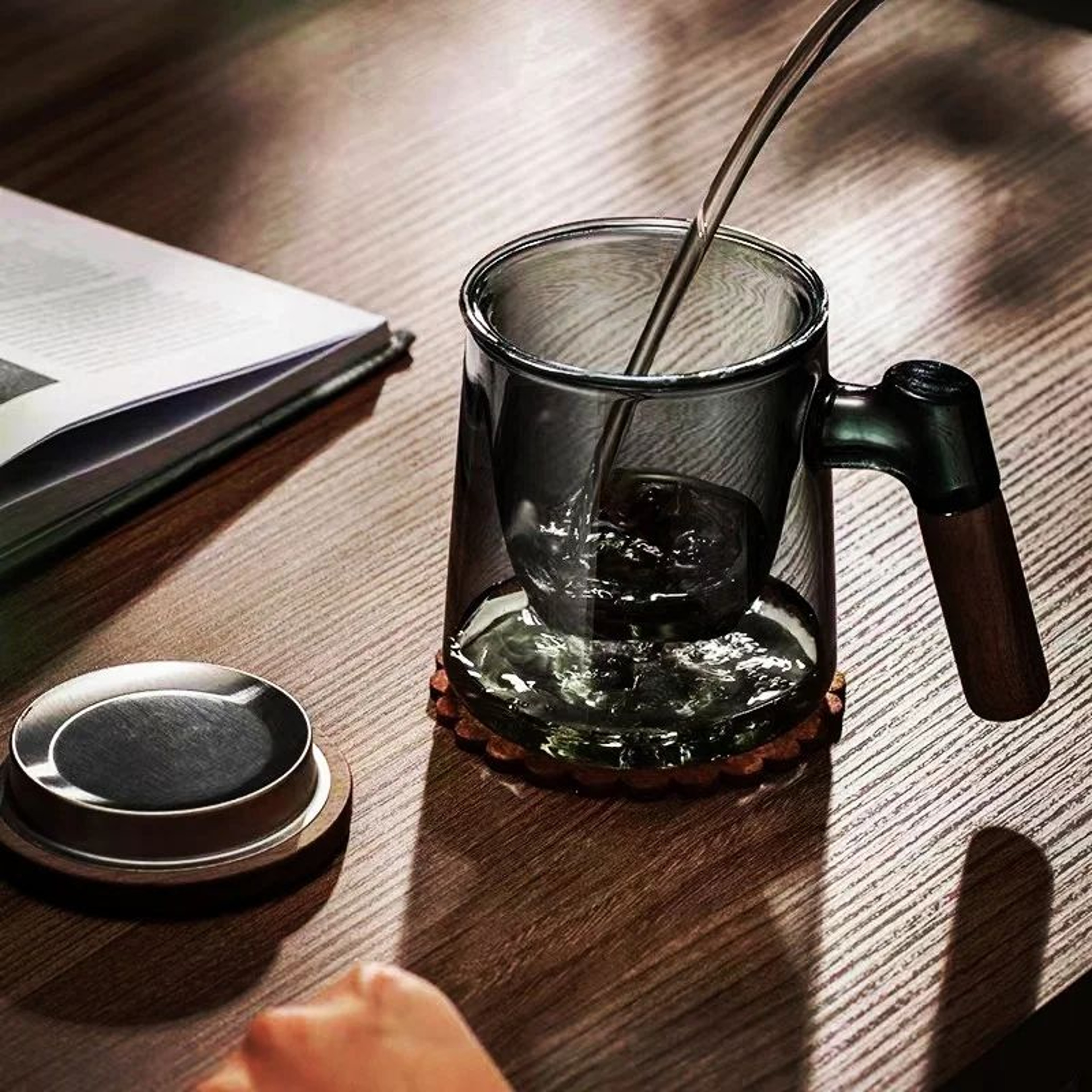 400ml Glass Tea Cup With Walnut Handle And Filter 4