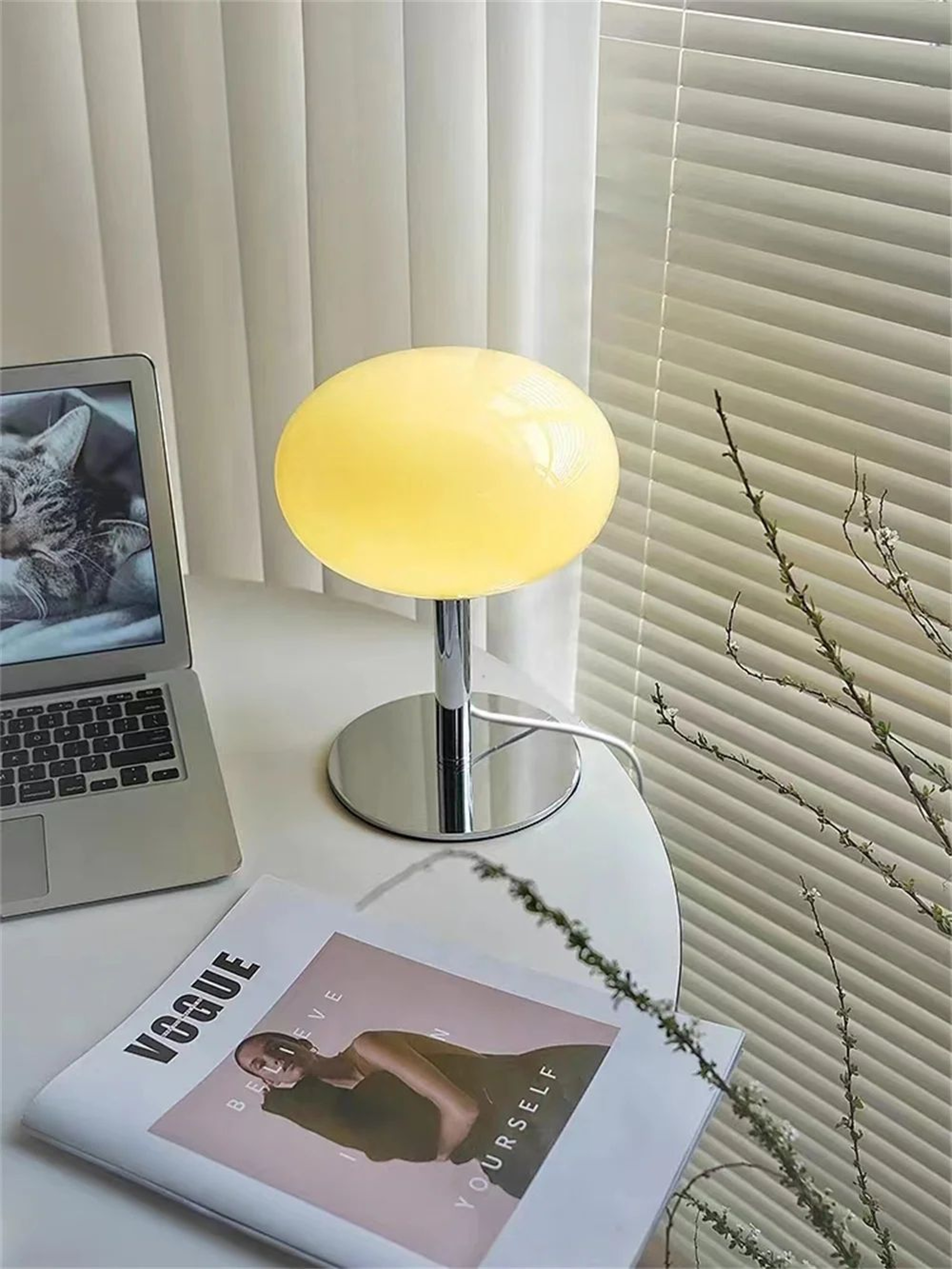 Medieval Cream Glass Lollipop Table Lamp 7