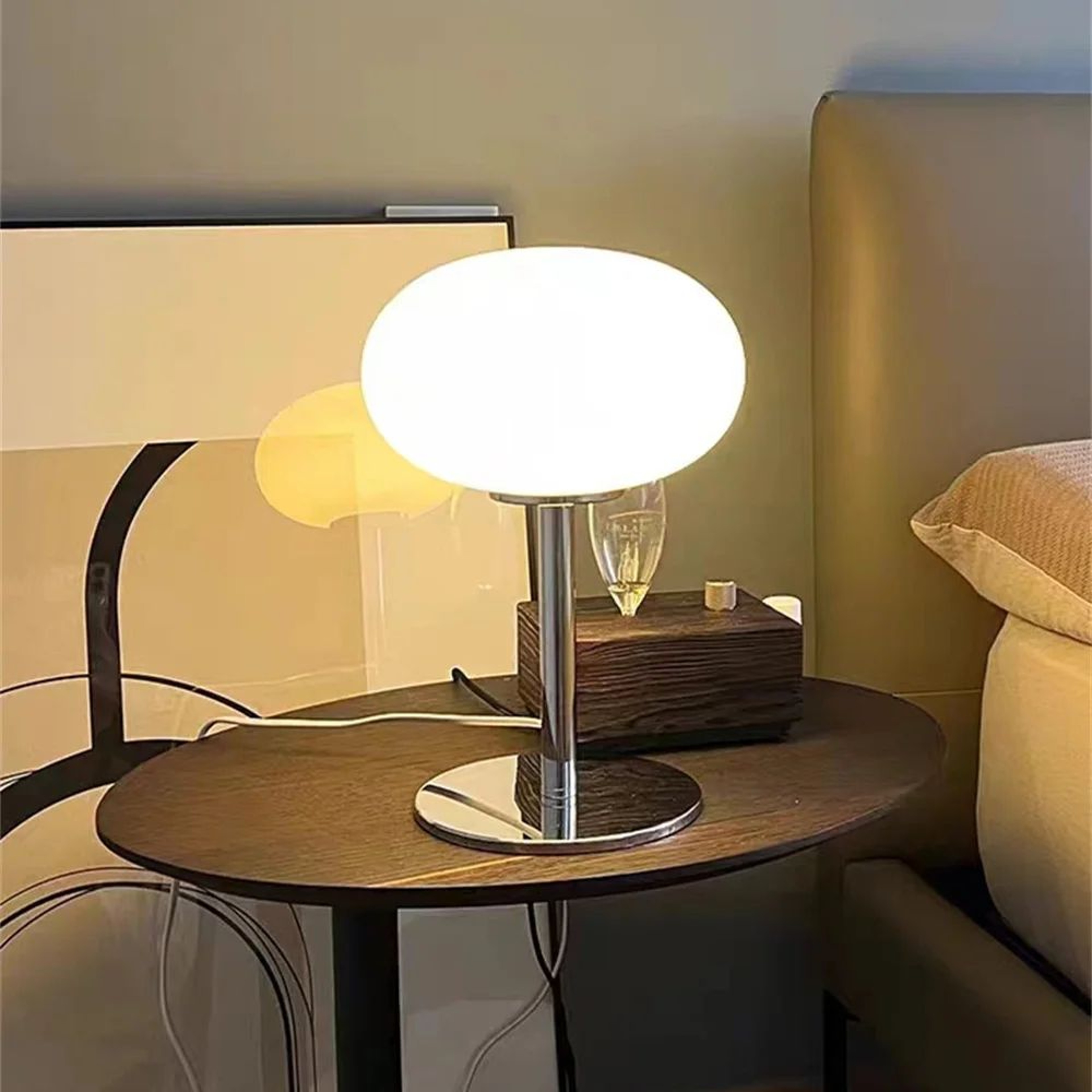 Medieval Cream Glass Lollipop Table Lamp 9