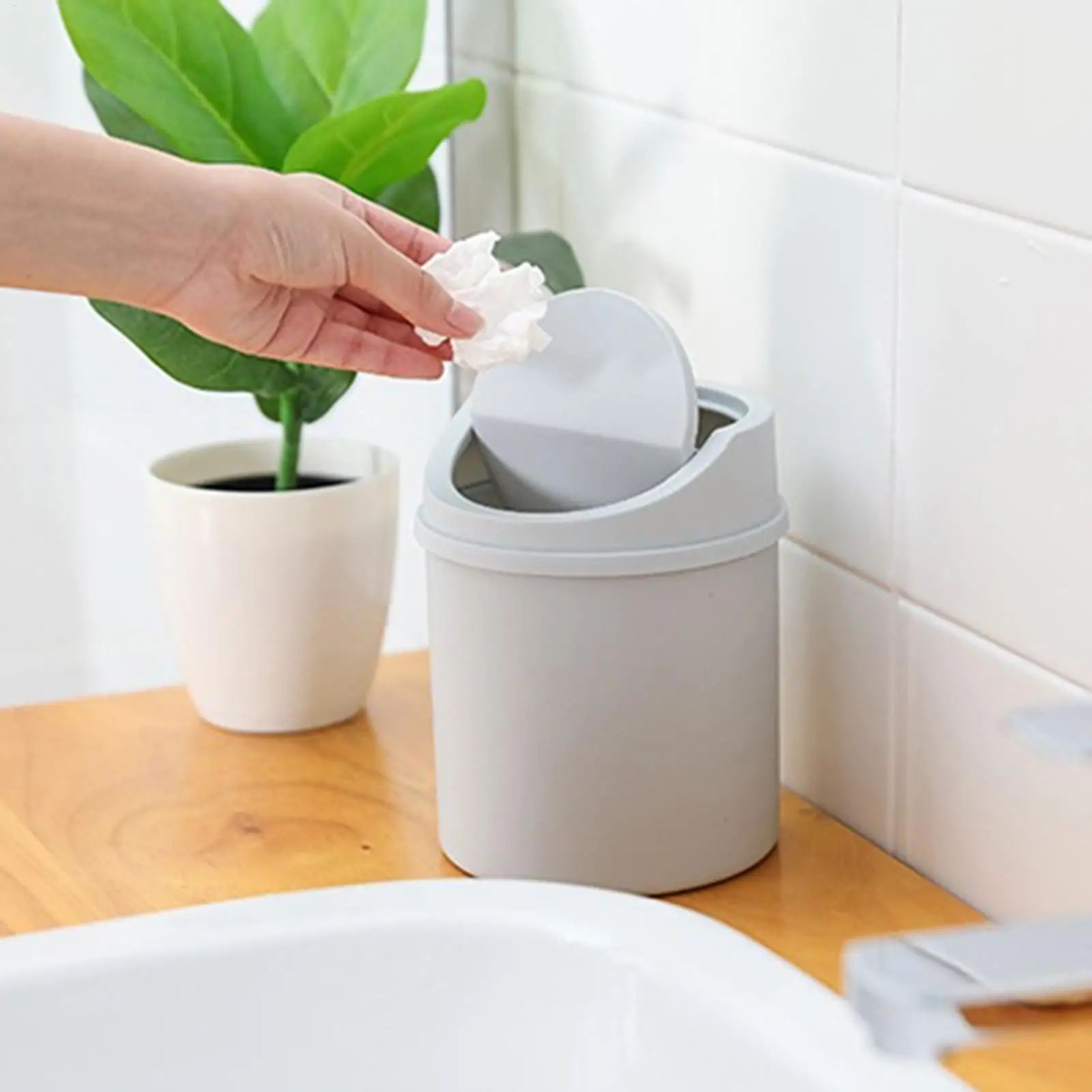 Mini Desktop Trash Can With Lid For Tabletop Use 4