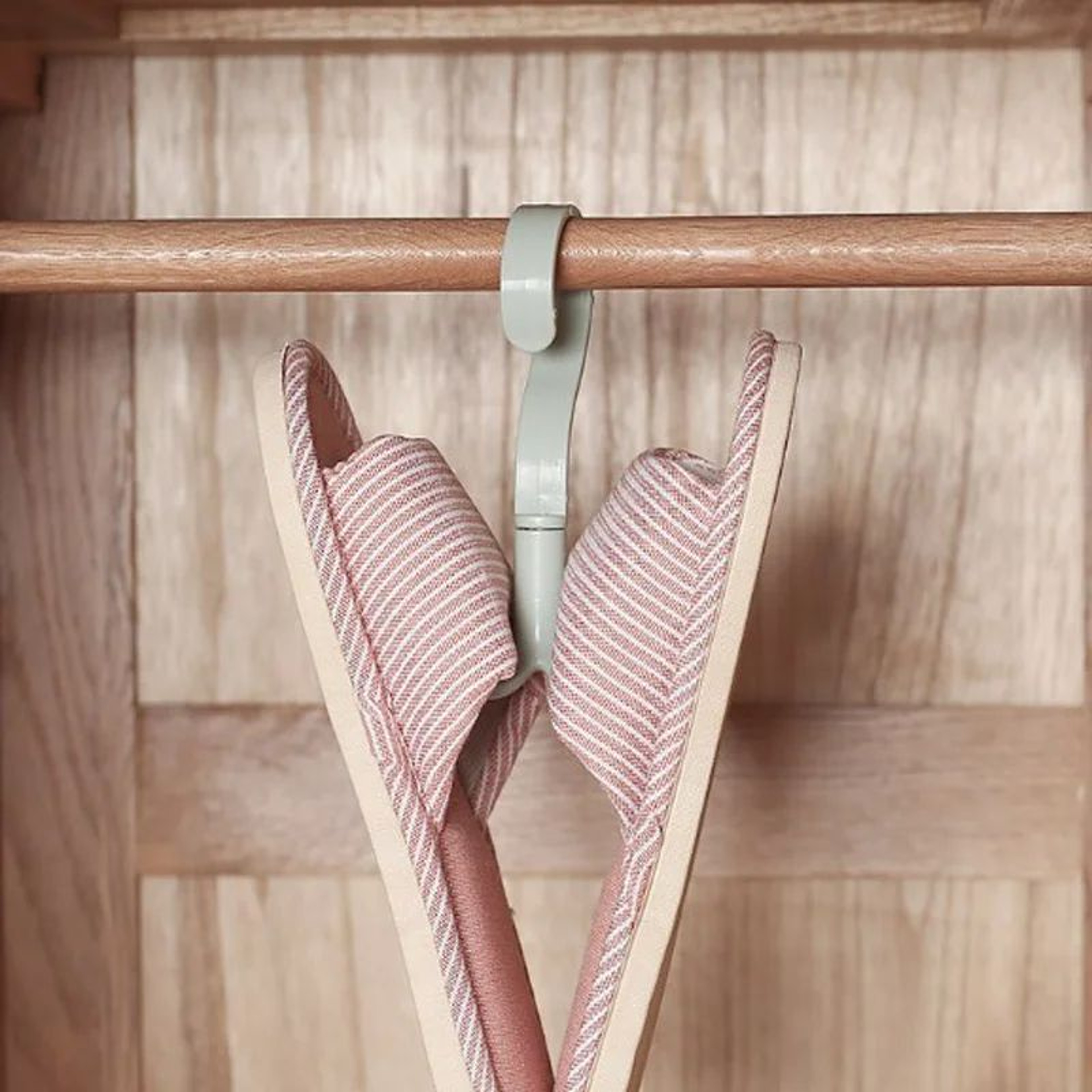 Rotatable Four Claw Hook Hanger Set 3 Pieces 1