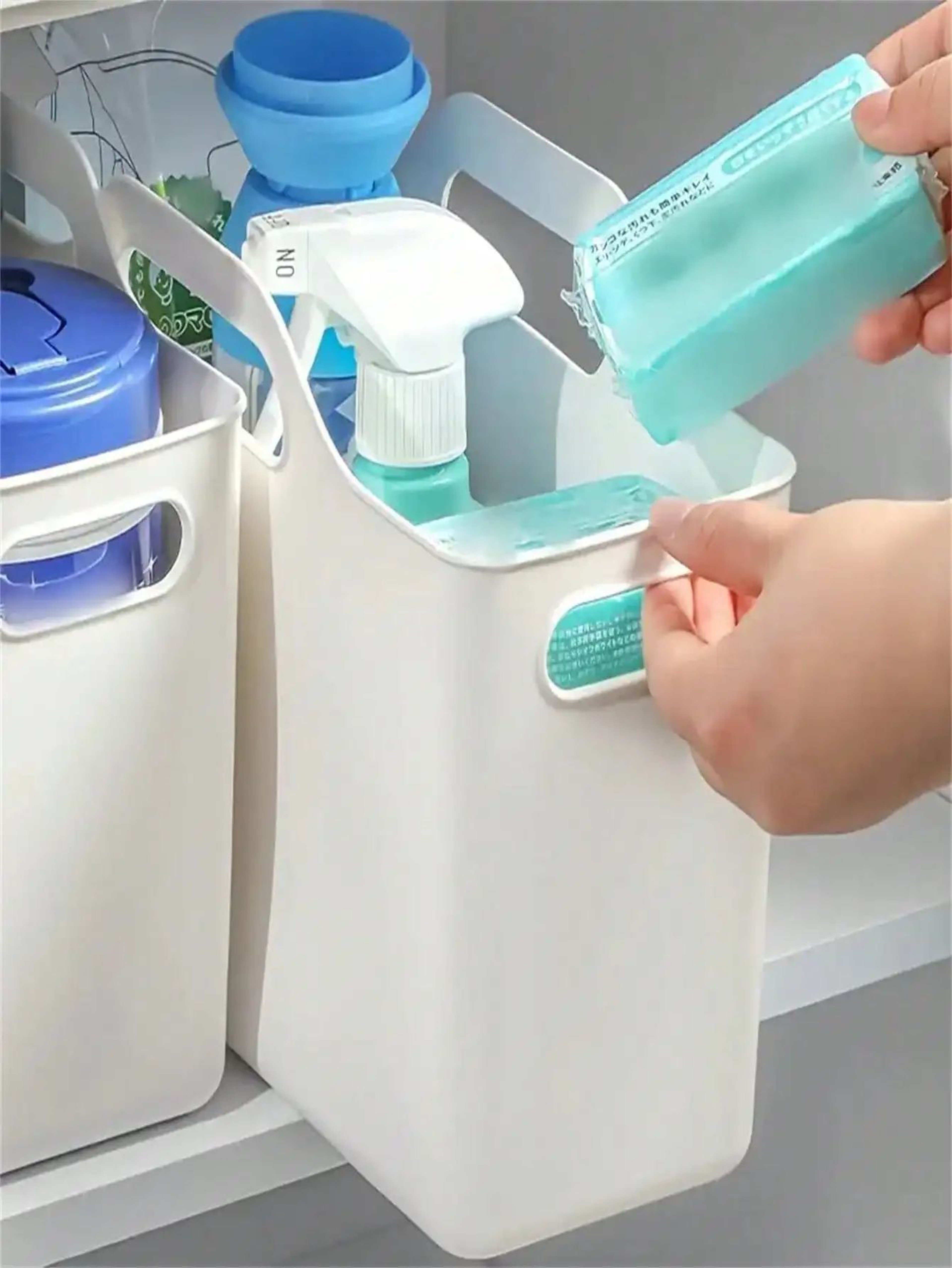 Portable Cleaning Supplies Storage Basket For Home Organization 5