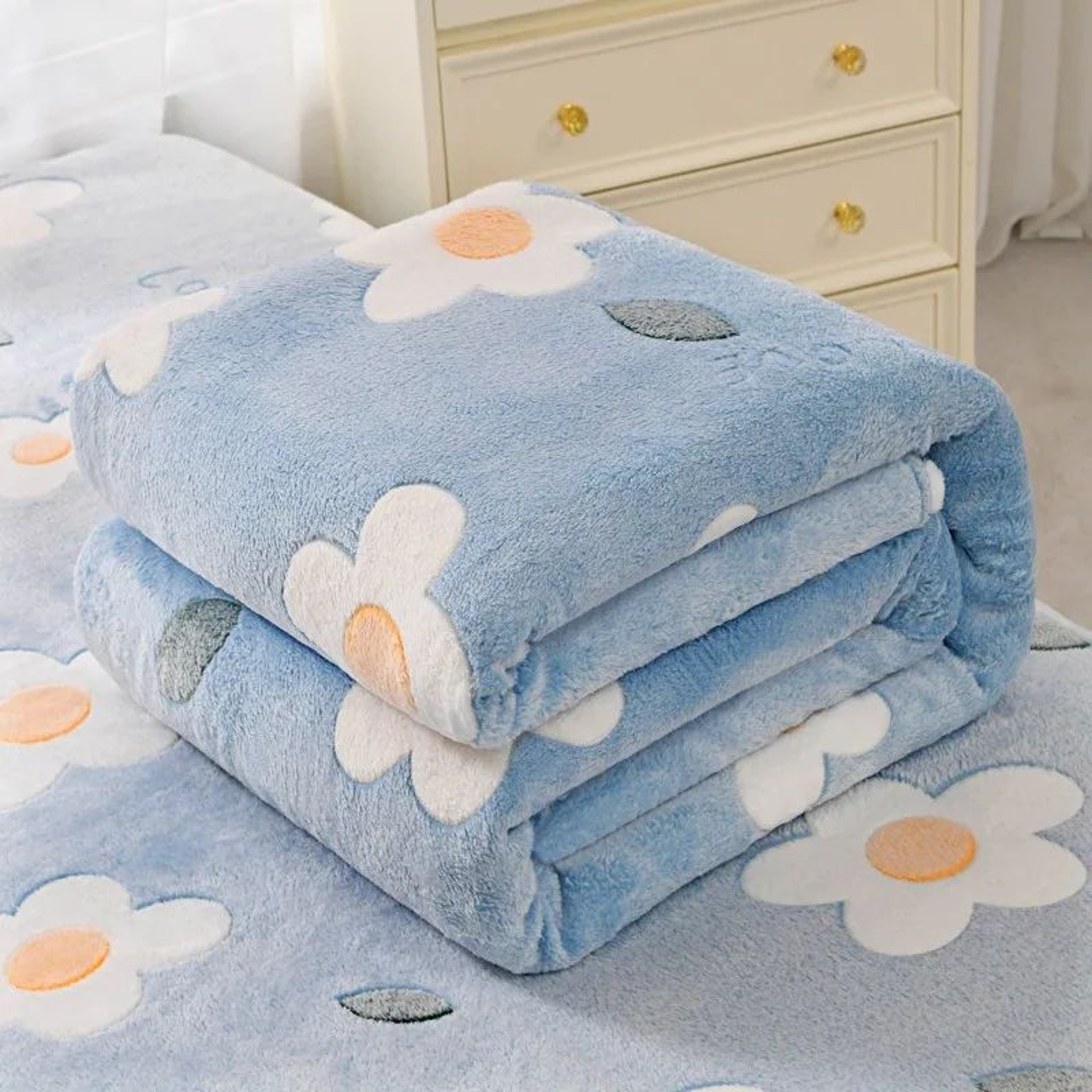 Cozy Pink Strawberry Floral Flannel Throw Blanket 10