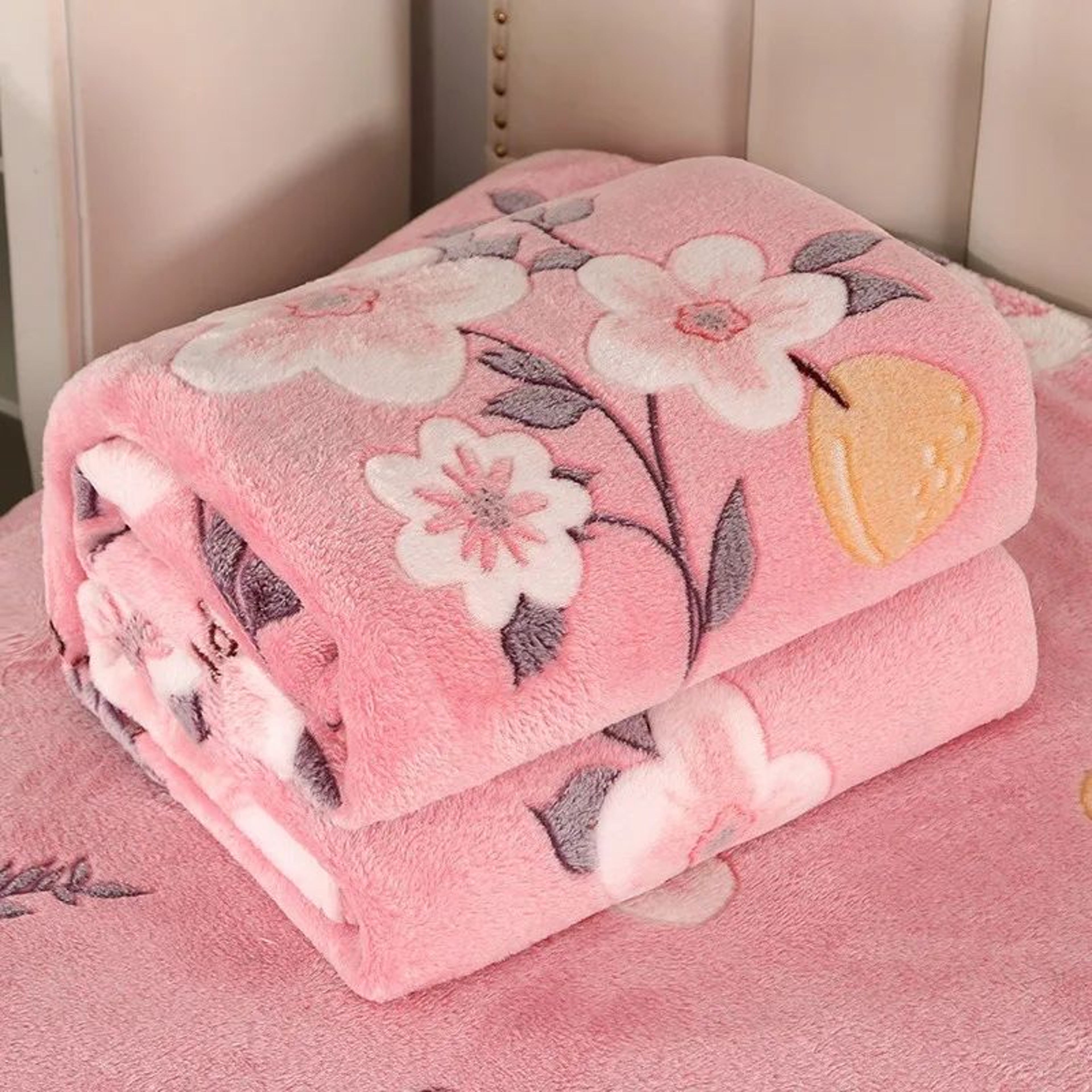 Cozy Pink Strawberry Floral Flannel Throw Blanket 9
